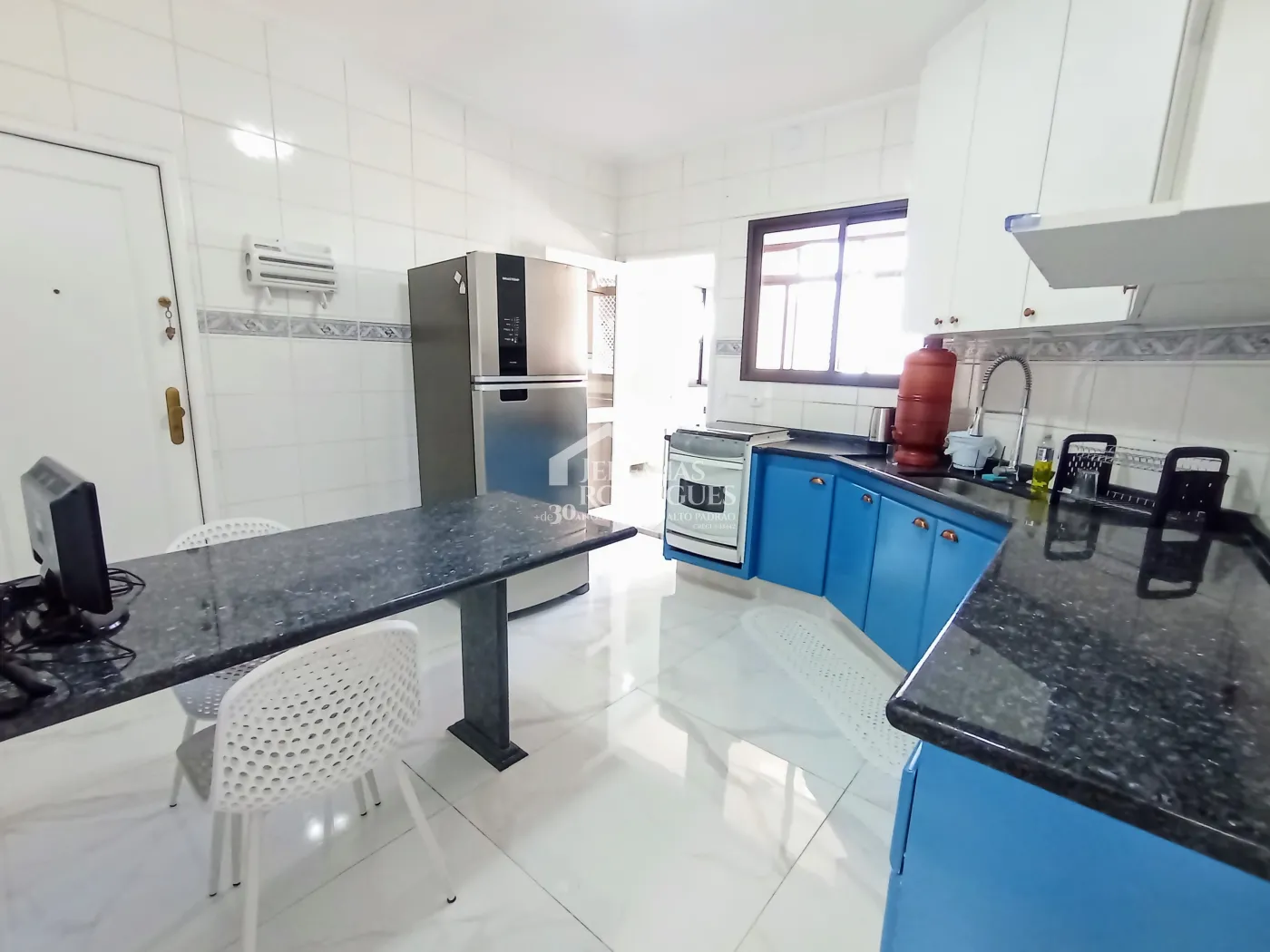 Apartamento para venda com 2 suítes no Edifício Rosa Abirached em Taubaté/SP