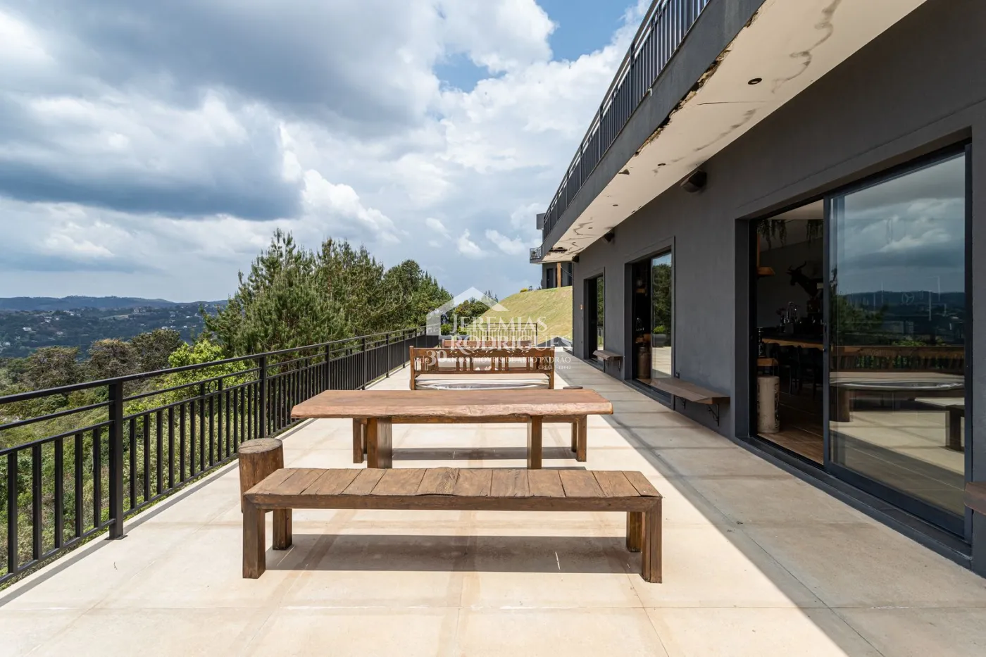 Casa para venda com 5 dormitórios no Residencial Estrelas da Mantiqueira em Campos do Jordão/SP