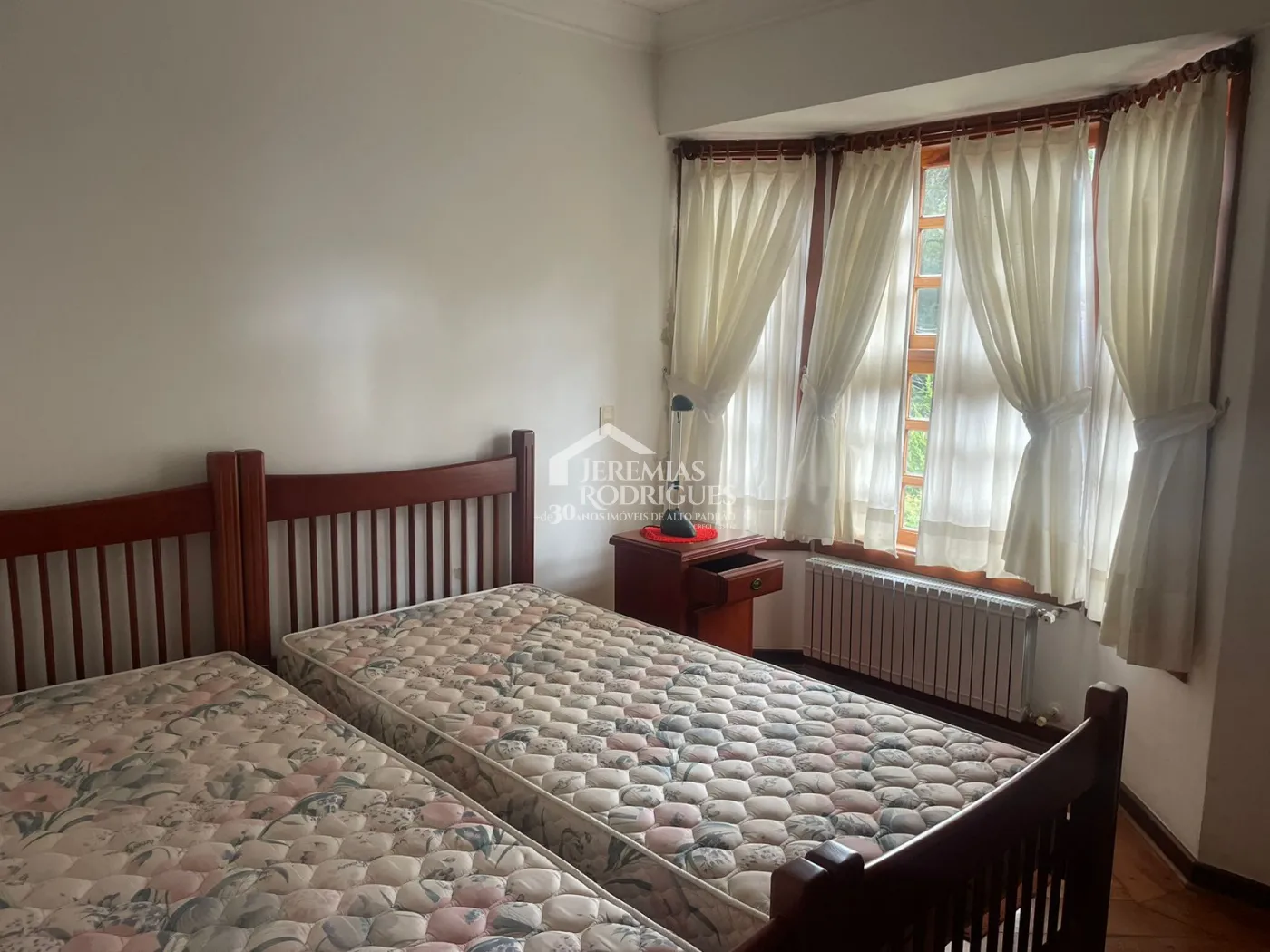 Apartamento com 3 dormitórios, 186 m² -  Condomínio Nouvelle Ville - Campos do Jordão/SP
