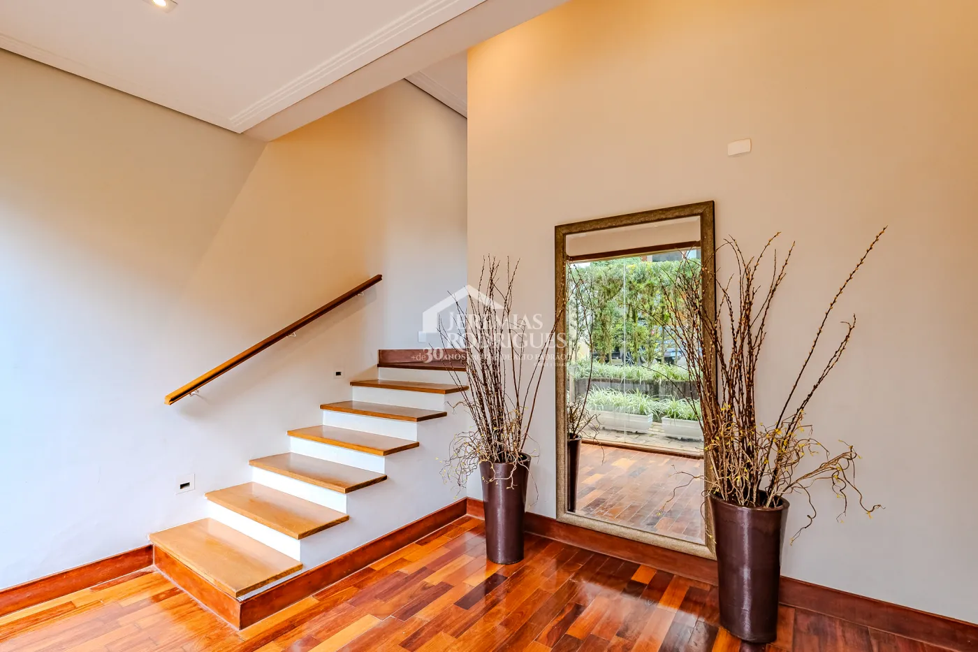 Casa para venda com 5 suítes no Condomínio Villandry em Campos do Jordão/SP