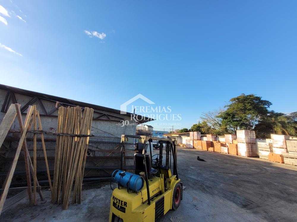 Galpão com área total de 1.600 m² - Pindamonhangaba/SP