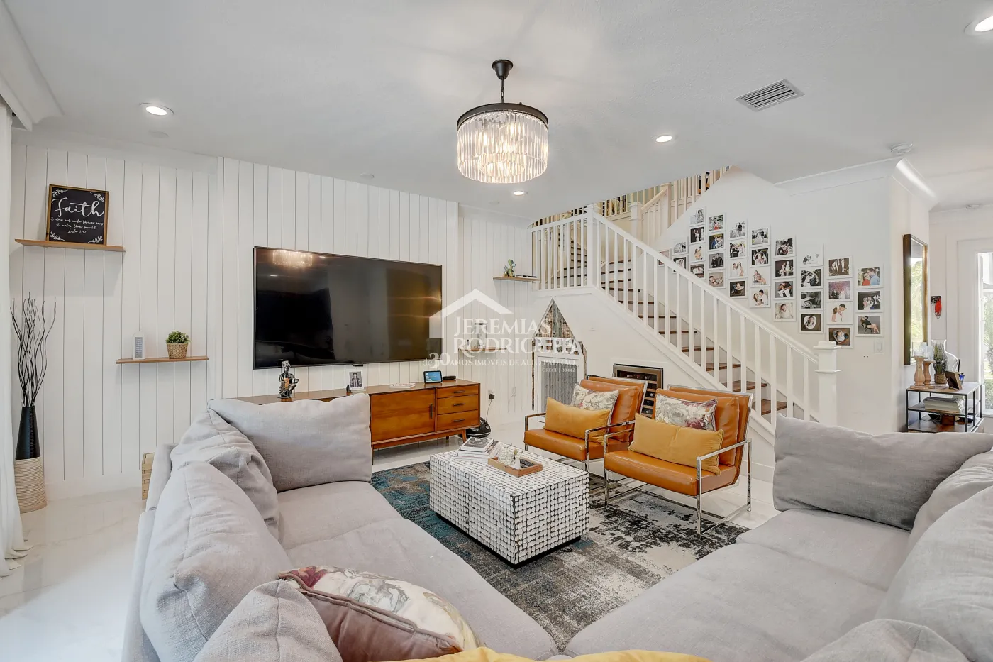 Casa com 4 dormitórios - Condomínio Dakota - Miami/ Flórida