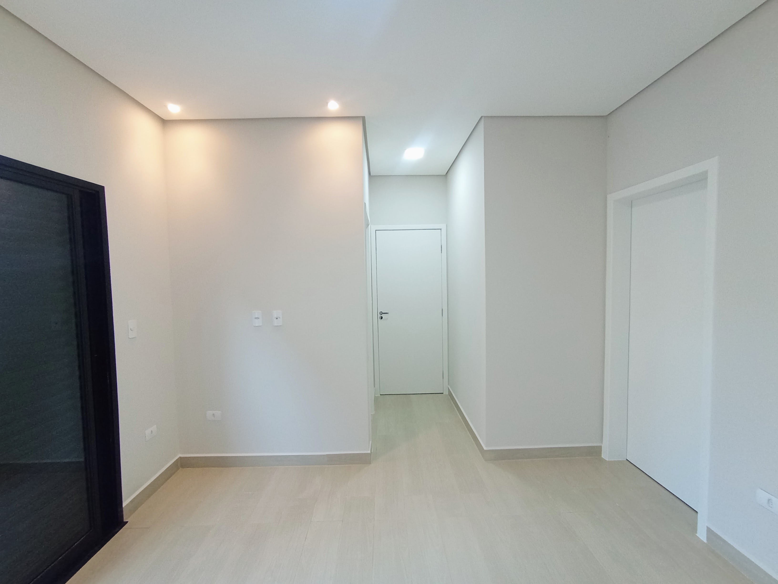 Casa à venda com 3 dormitórios no Condomínio Ouro Ville em Taubaté/SP.