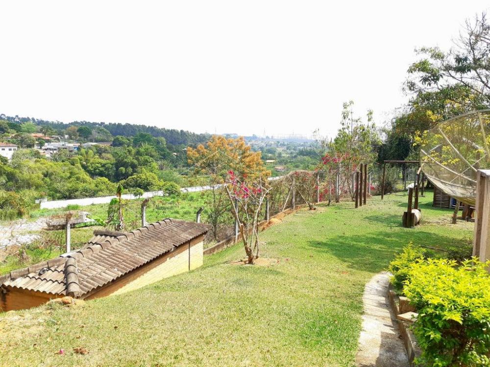 Casa à venda com 6 dormitórios no Condomínio Chácaras Cataguá em Taubaté/SP.