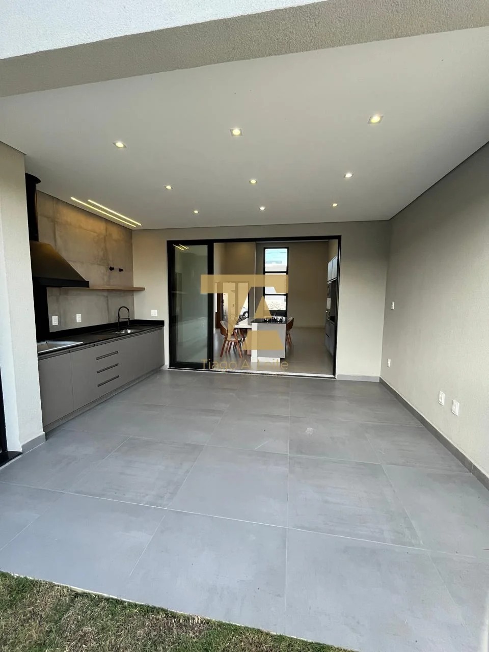 Casa Térrea com 3 Suítes e Fachada Contemporânea – Condomínio Pérola do Vale, Tremembé/SP