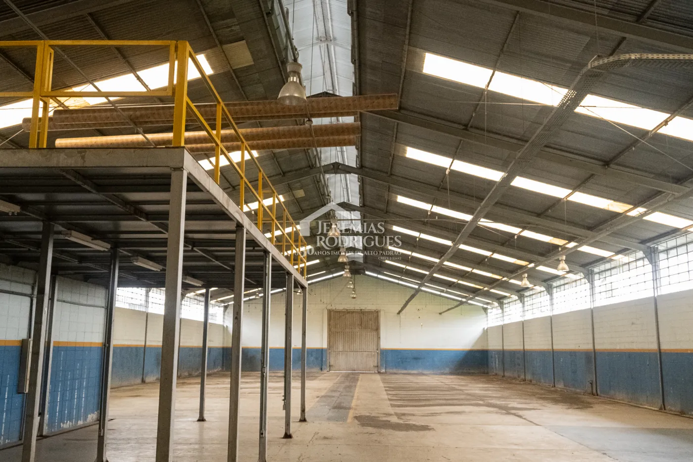 Área disponível para venda em Guaratinguetá.