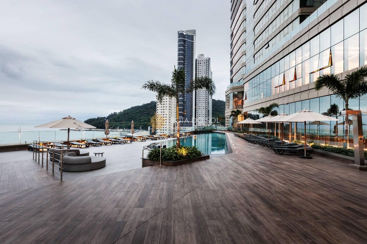Yachthouse Apartamento Alto Padrão 4 Suítes no Centro de Balneário Camboriú SC