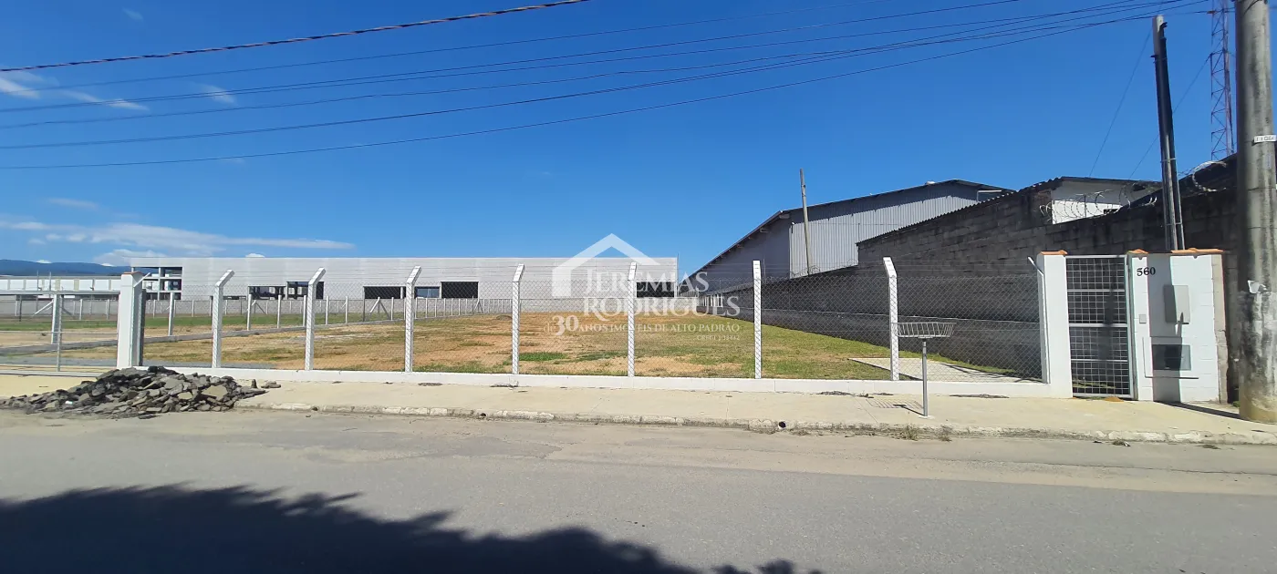 Terreno comercial para venda e locação com 2.273 m² no bairro Feital em Pindamonhangaba/SP