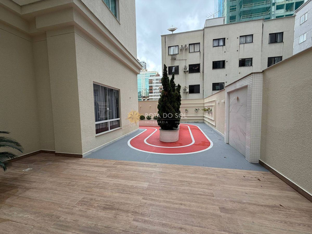 Apartamento Mobiliado 4 Suítes à Venda Meia Praia Itapema SC
