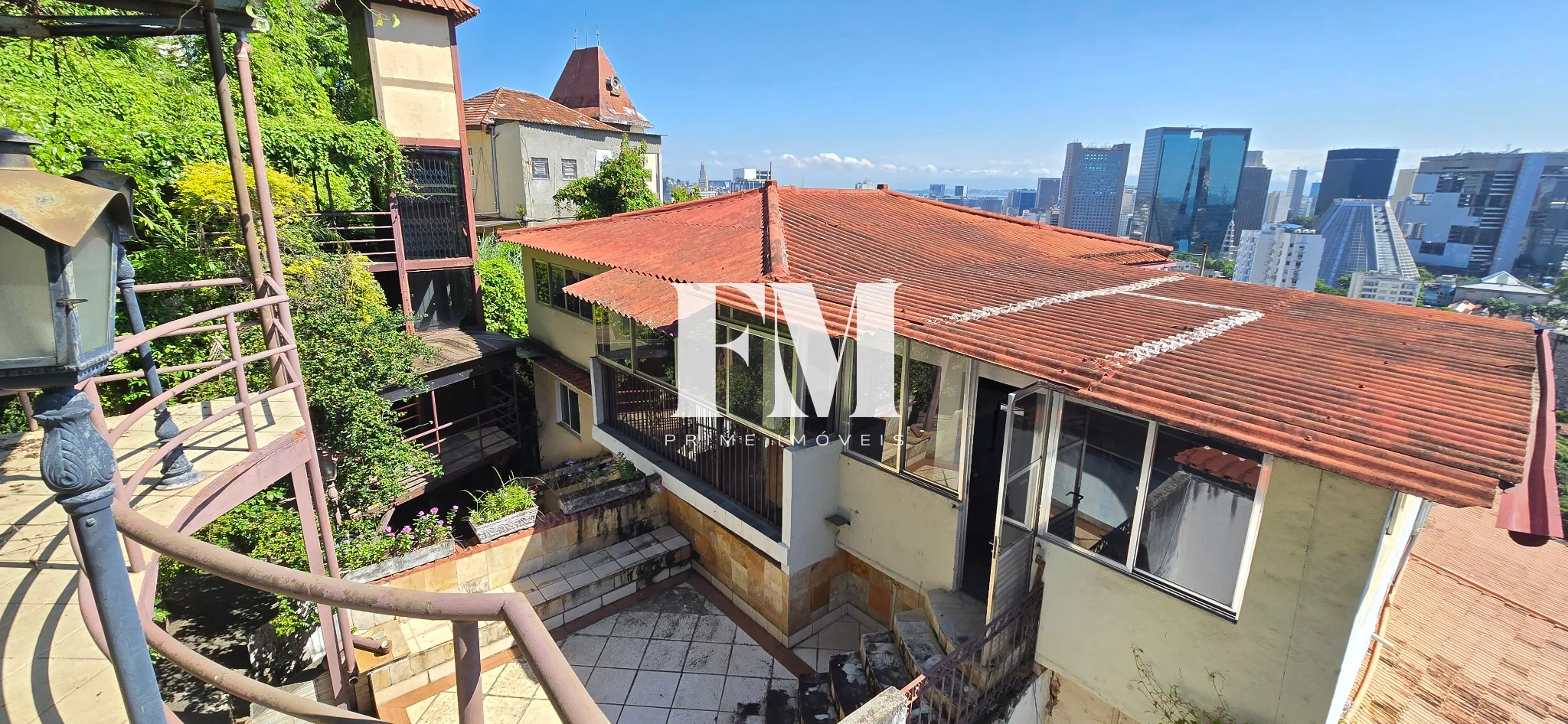 Cobertura única à venda em Santa Teresa: joia bruta triplex com 5 quartos, piscina, área gourmet, r — foto 1