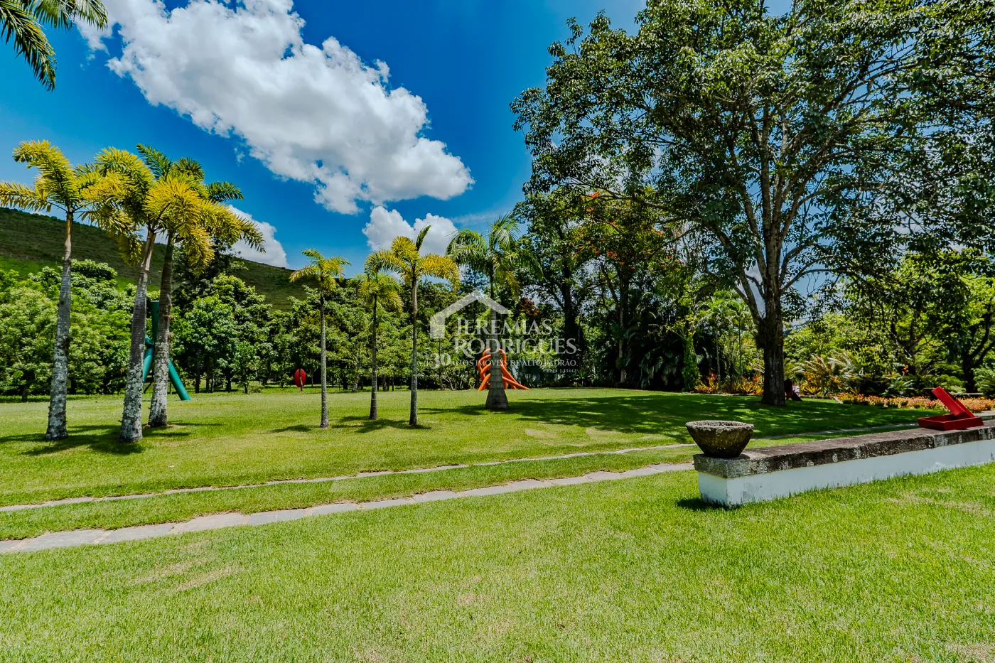 Fazenda à venda com 3.389.000,00 m² em Piraí/RJ.