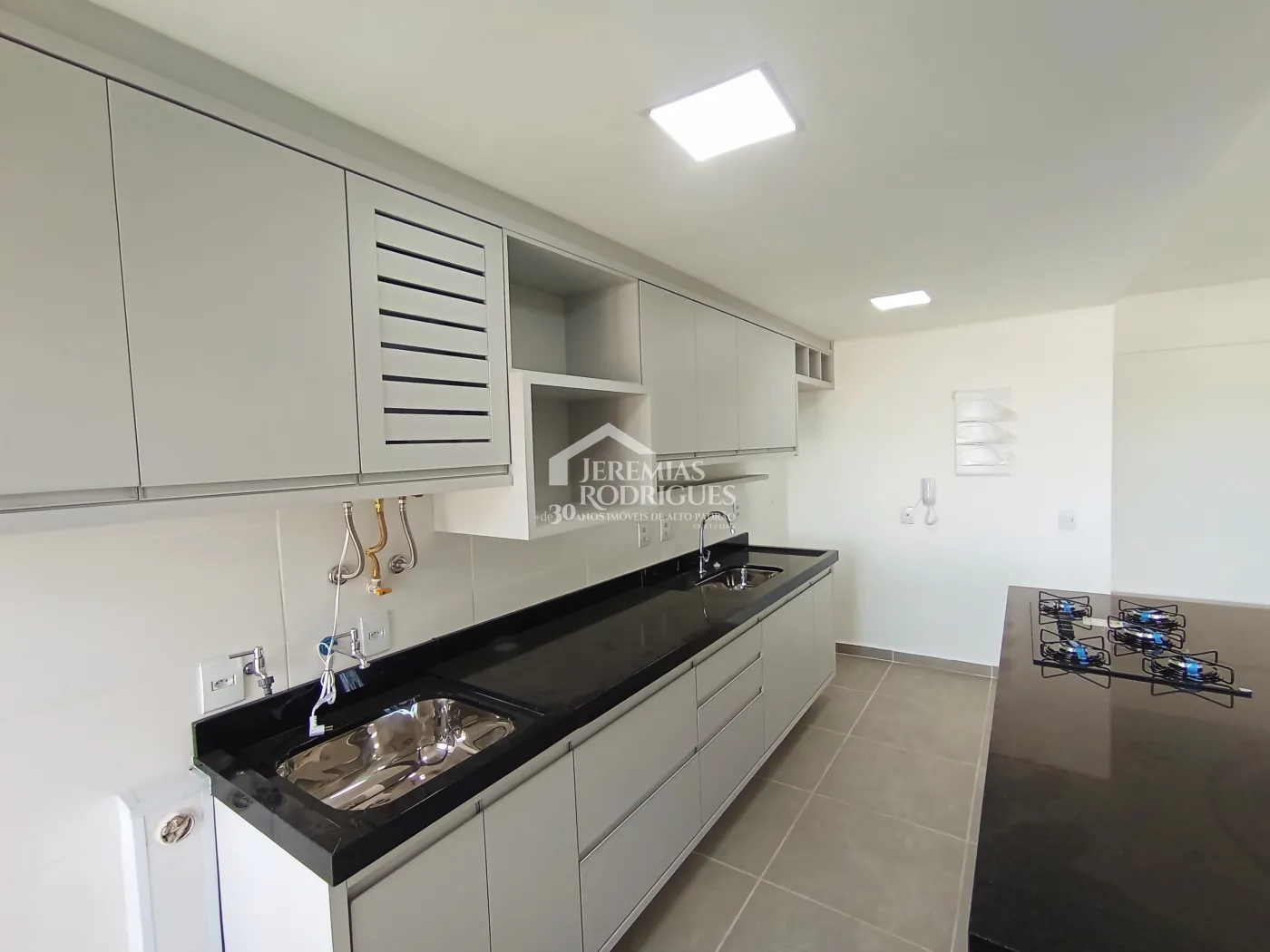 Apartamento à venda com 3 dormitórios, 119 m² no Edifício Residencial Elegance em Taubaté/SP.