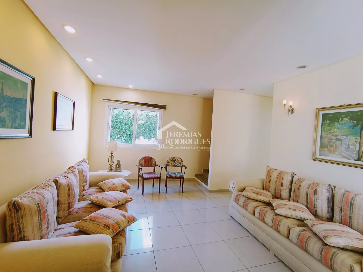 Casa à venda com 4 dormitórios no Condomínio Village Paineiras em Pindamonhangaba/SP