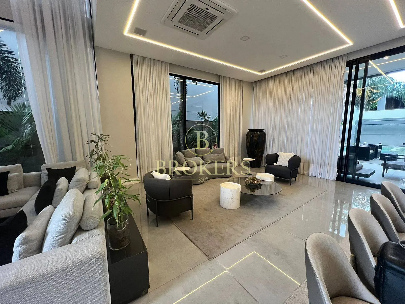 Design e luxo no Alphaville: Mansão triplex de 820m² com elevador, 5 suítes e lazer exclusivo por R — foto 5