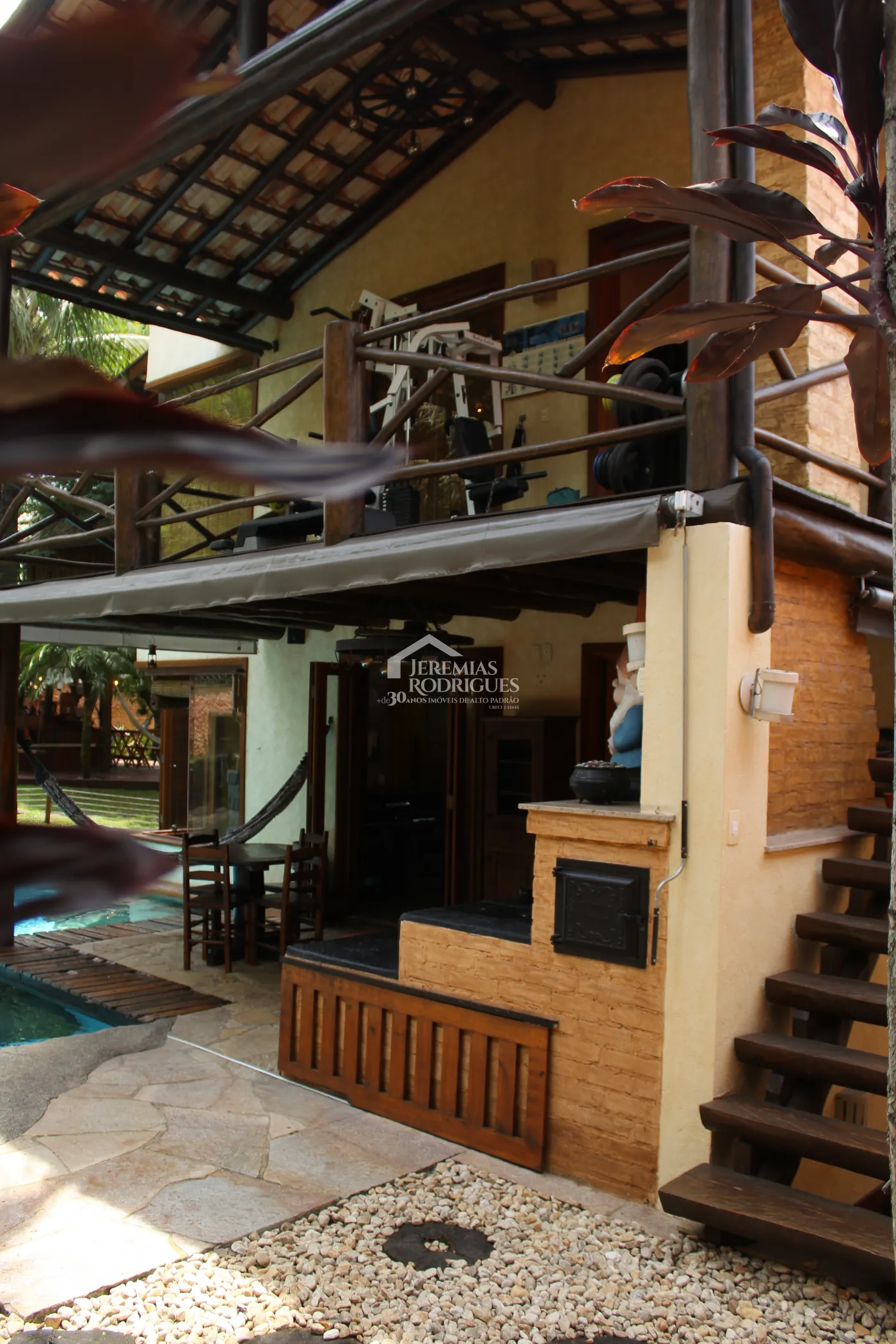 Casa para venda e locação com 5 dormitórios no Condomínio Taubaté Village em Taubaté/SP.