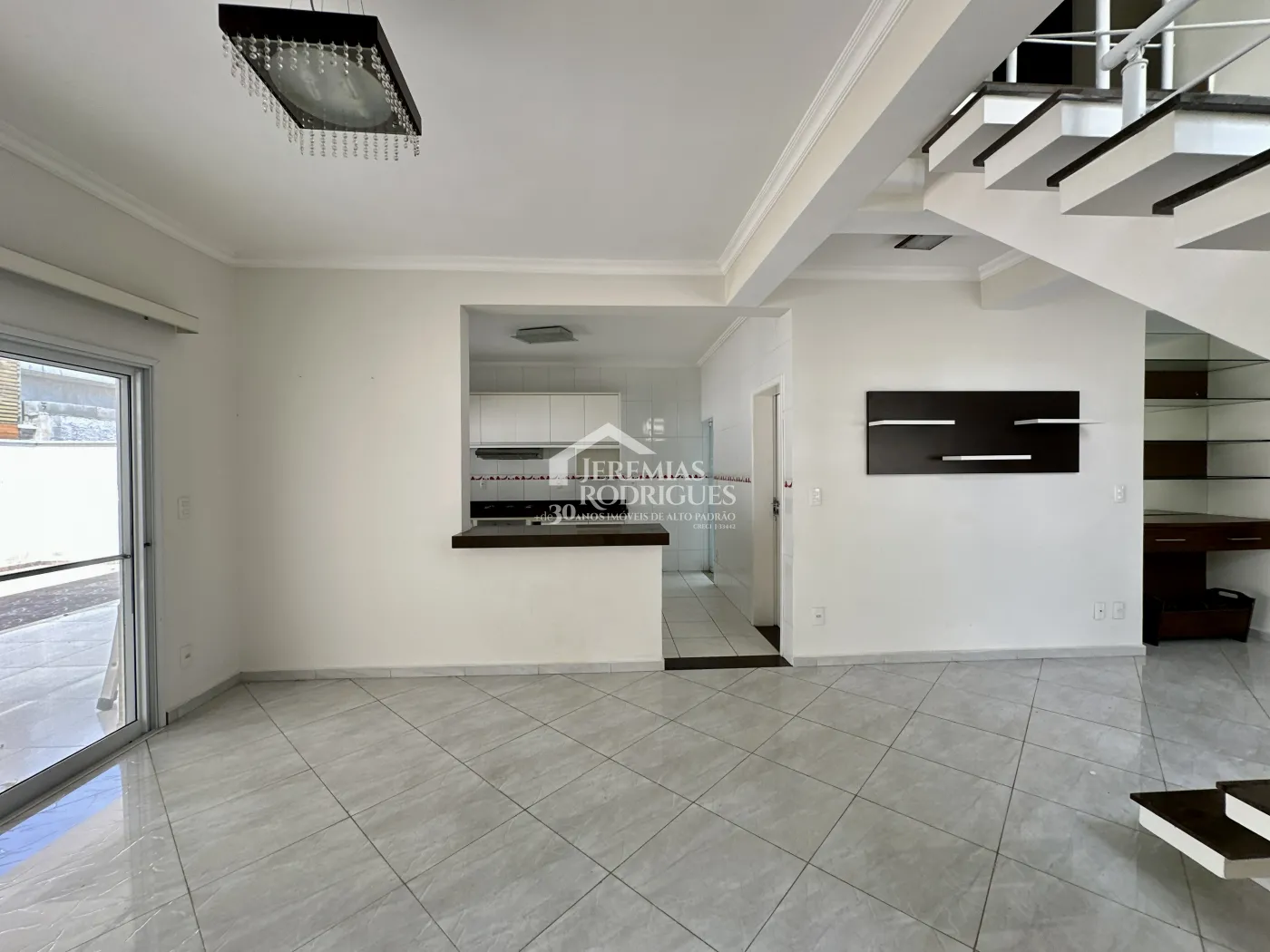 Casa para venda e locação com 4 suítes no Condomínio Campos do Conde II em Tremembé/SP