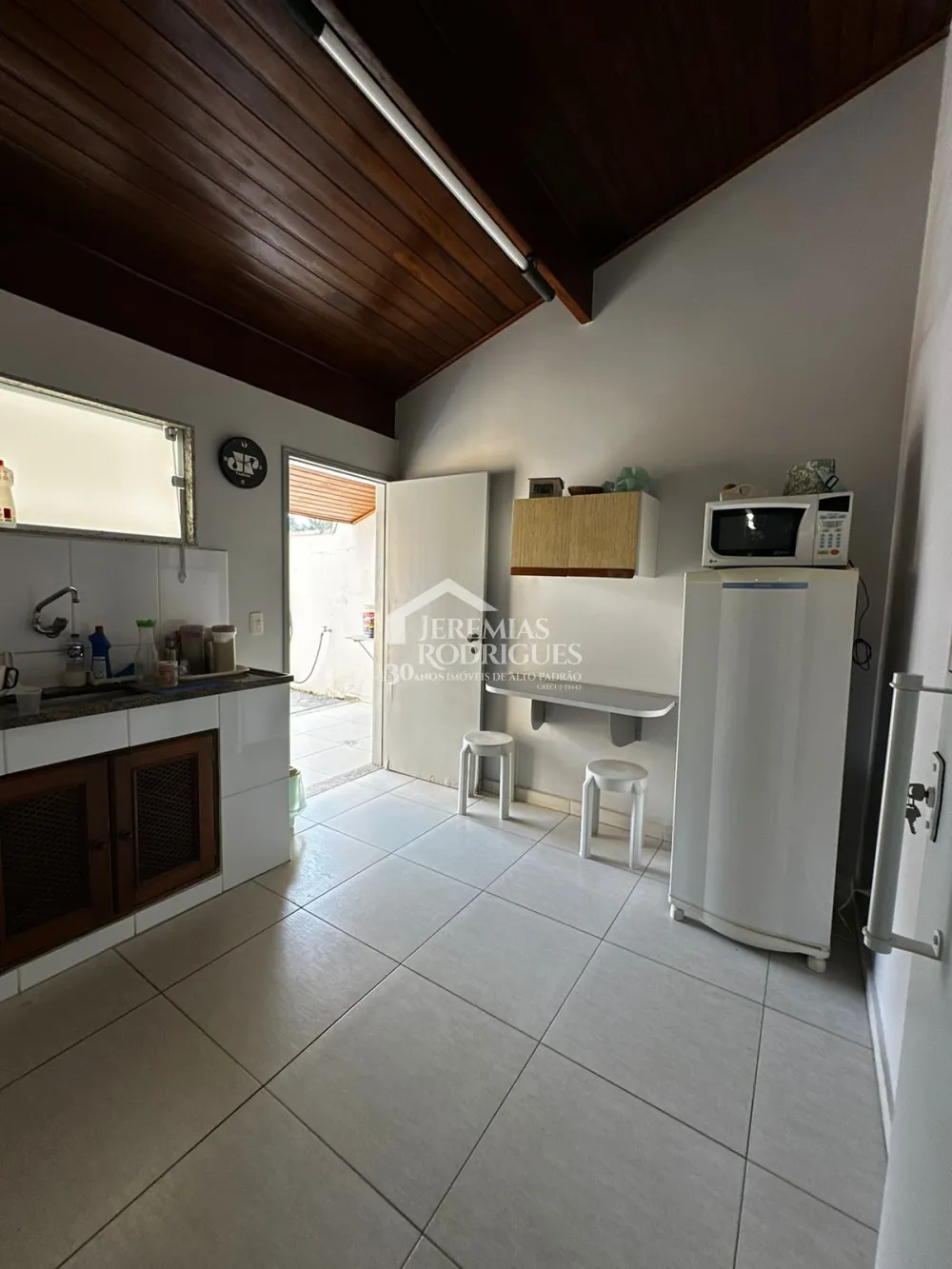 Casa à venda com 6 dormitórios no bairro Jardim das Nações em Taubaté/SP.