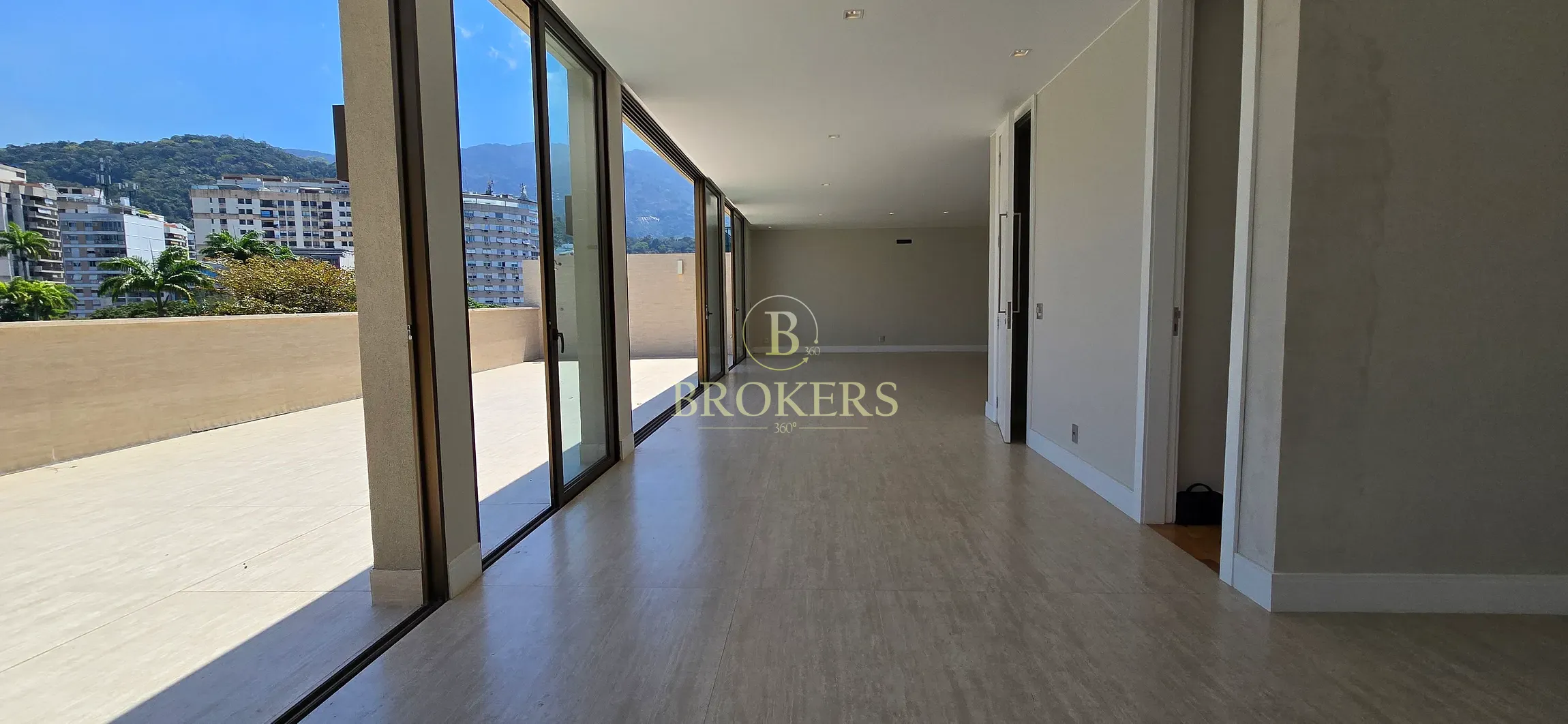 Cobertura linear, modernizada à venda no Leblon, São 460m², 4 suítes, vista indevassável para o Jar — foto 11