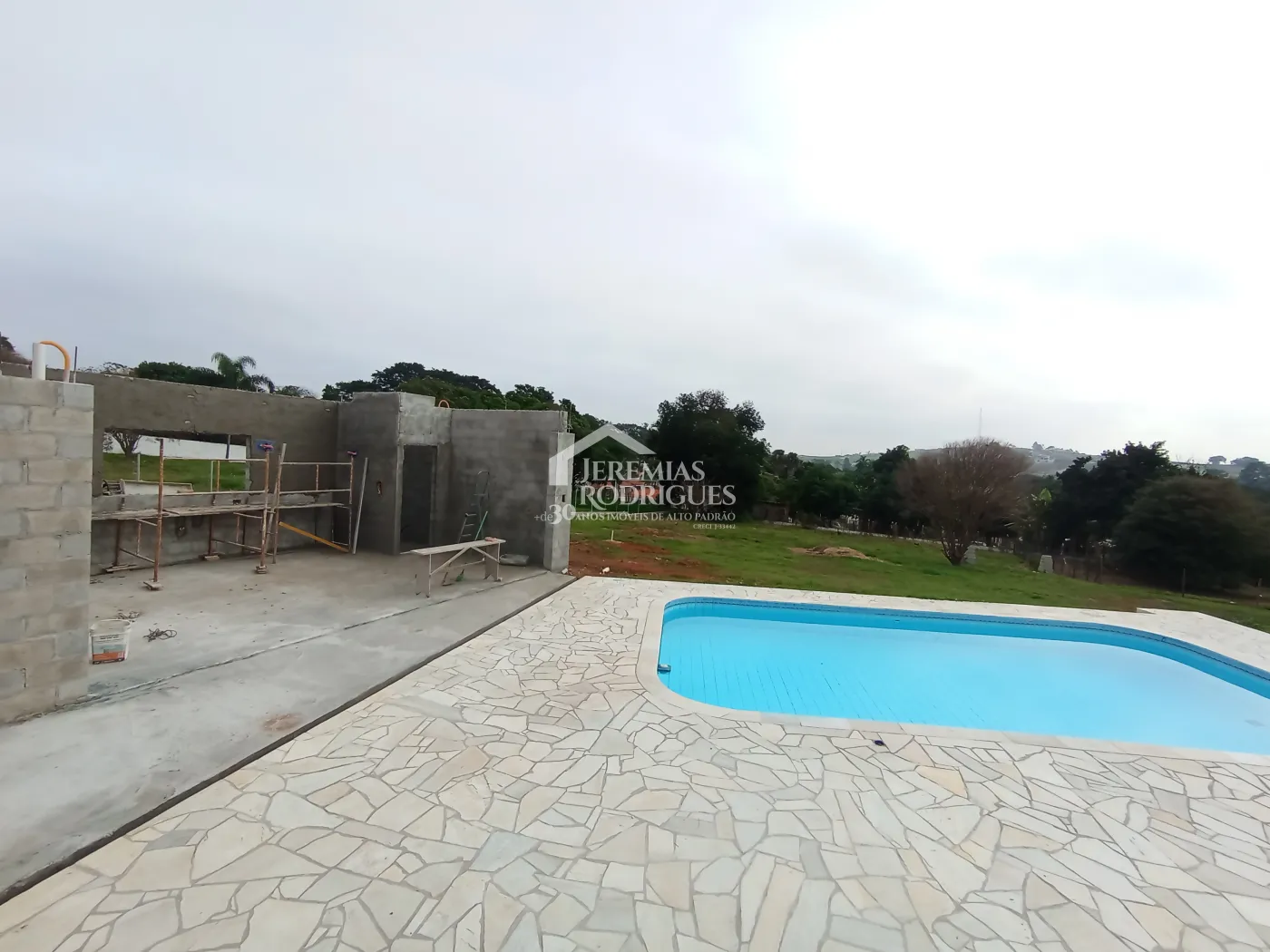 Casa à venda com 4 dormitórios no Condomínio Chácaras Cataguá em Taubaté/SP