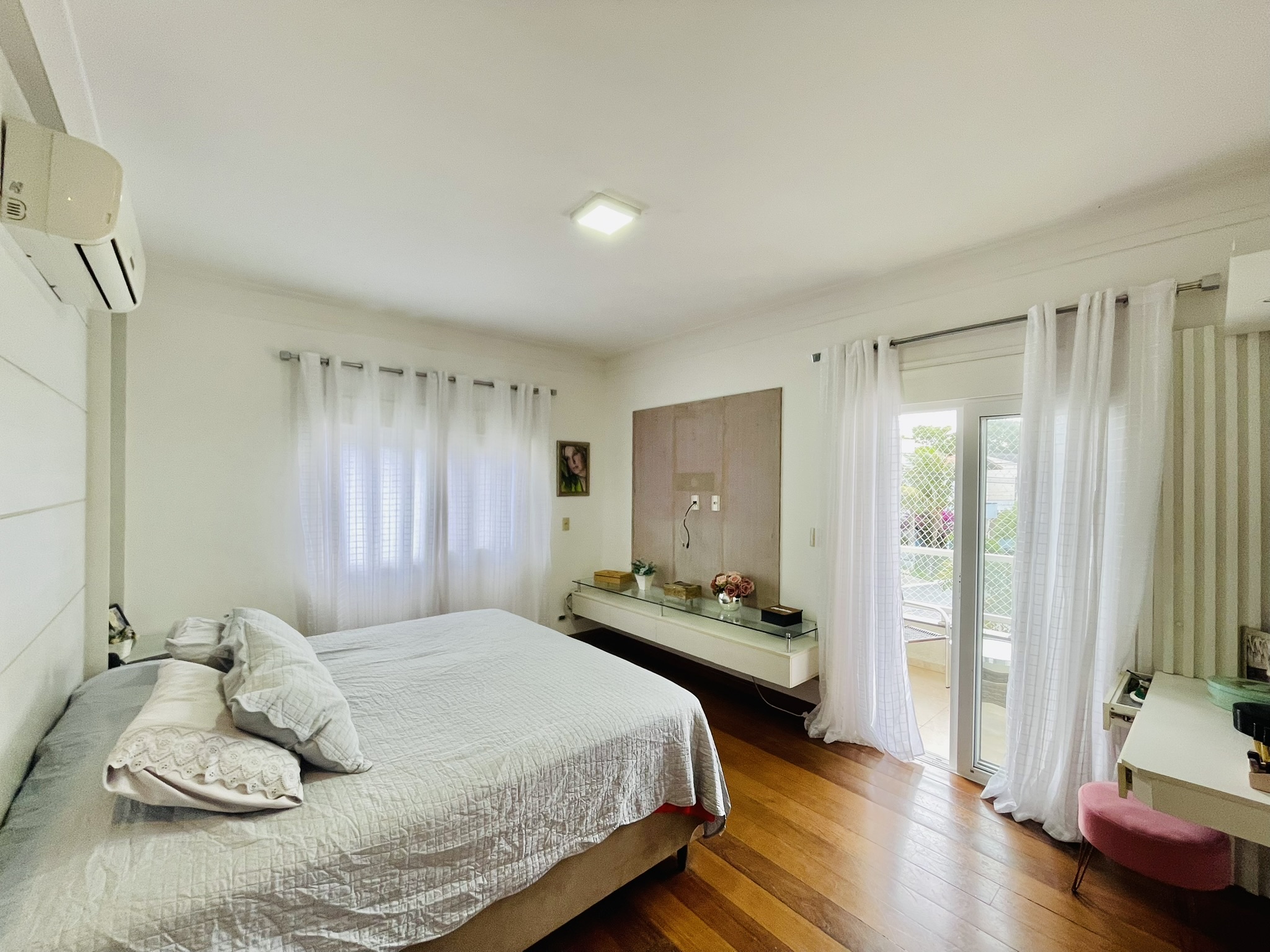 Casa para venda com 4 dormitórios no Condomínio Campos Do Conde I em Tremembé/SP