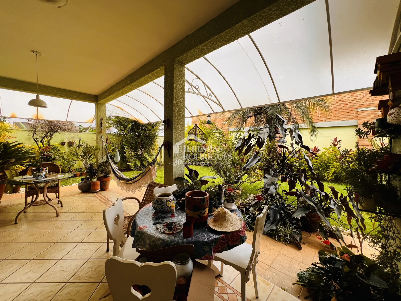 Casa com 4 dormitórios, 305 m² - Condomínio Taubaté Village - Taubaté/SP.