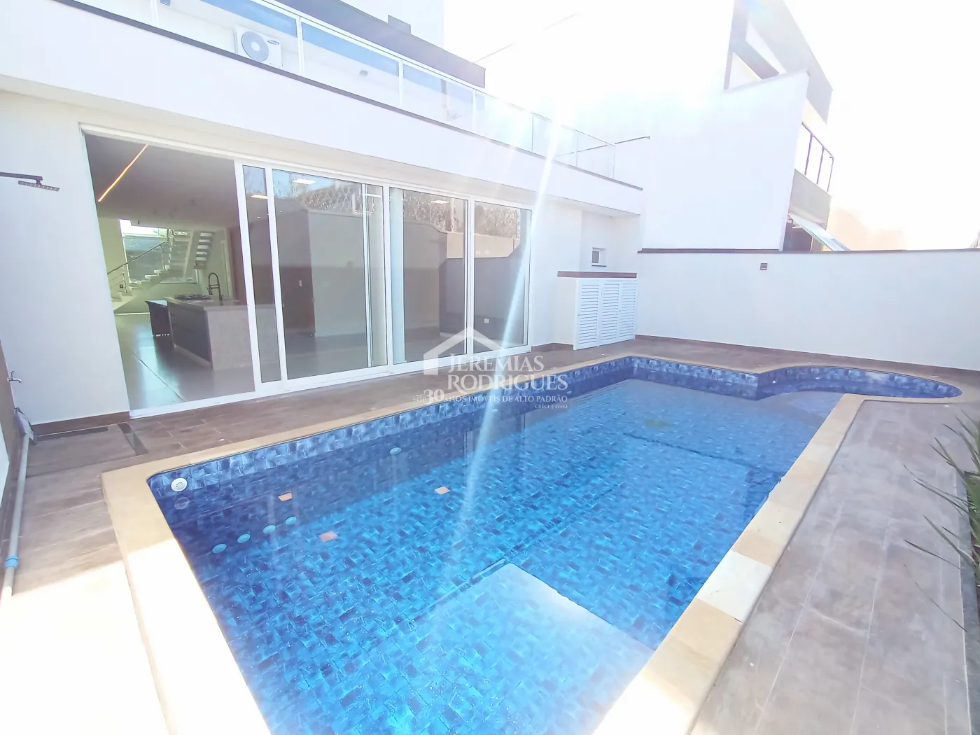 Casa à venda com 3 suítes no Condomínio Residencial Tecoara em Taubaté/SP