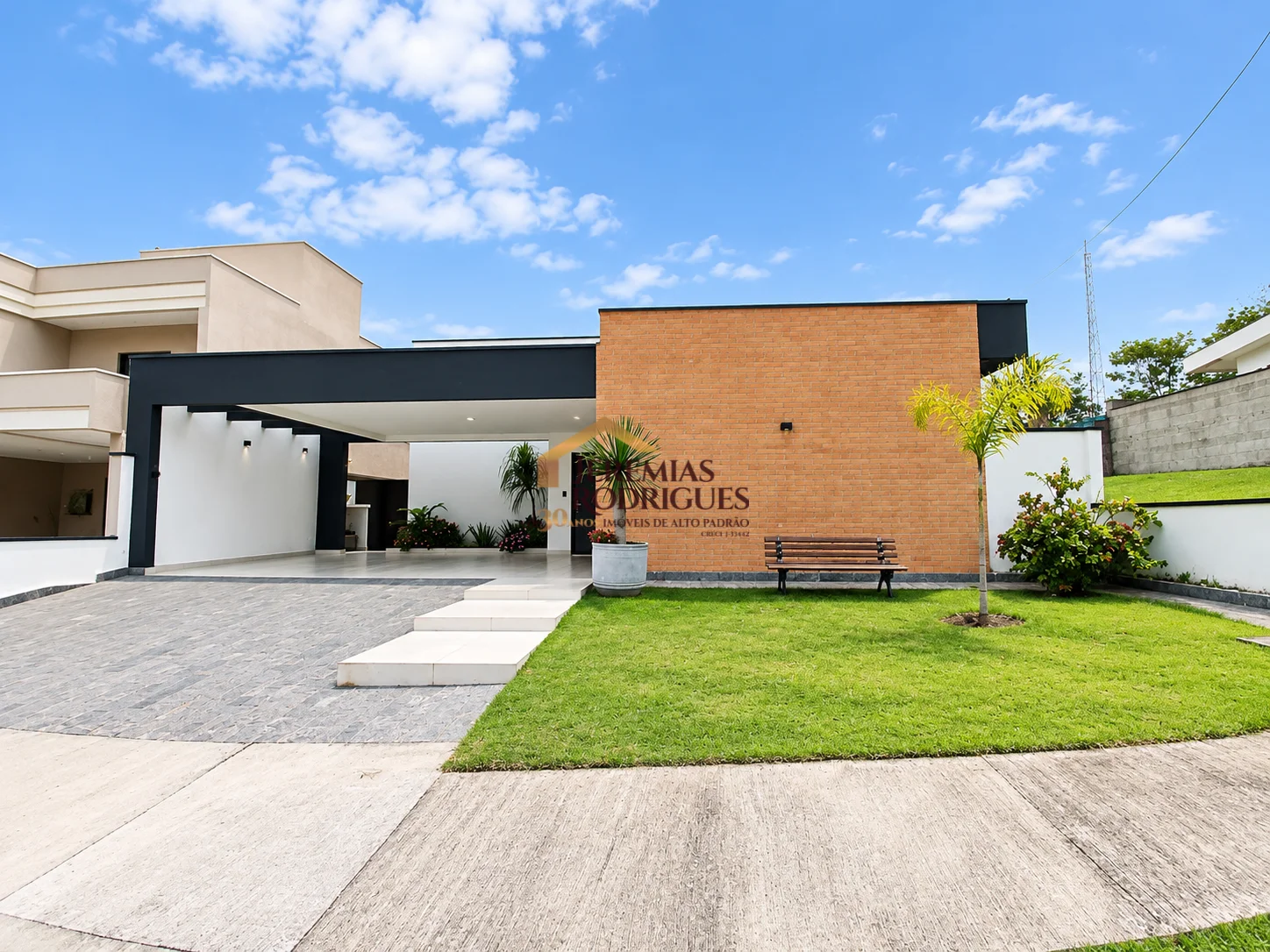 Casa à venda no Condomínio Reserva Bom Sucesso em Pindamonhangaba/SP.