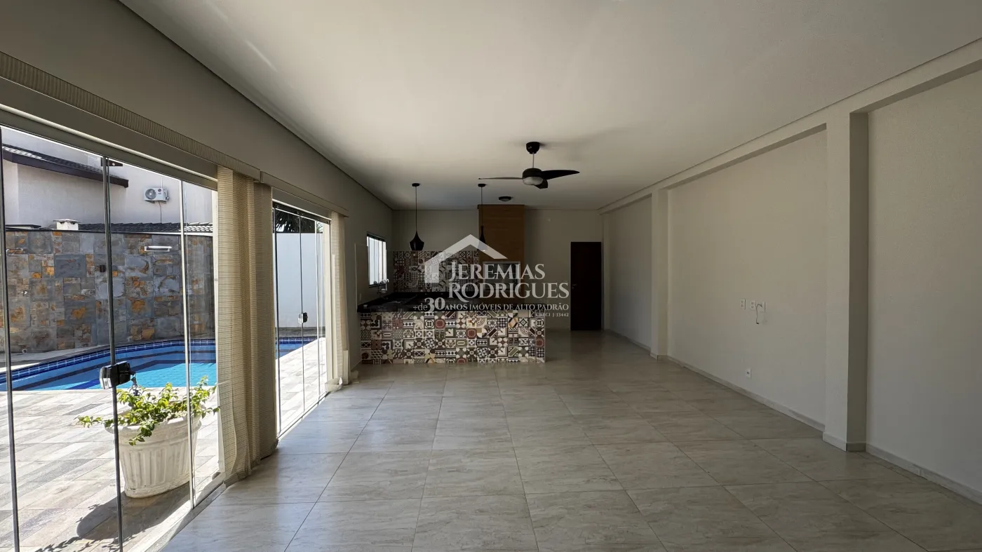 Casa para venda com 4 suítes no Condomínio Real Ville em Pindamonhangaba/SP