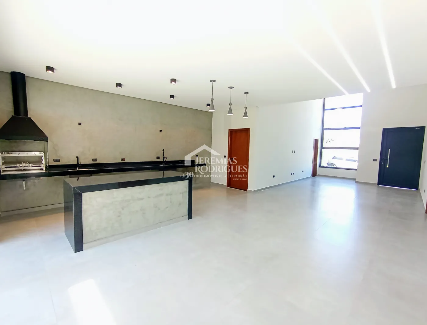 Casa à venda com 3 suítes no Condomínio Quinta das Palmeiras em Taubaté/SP.