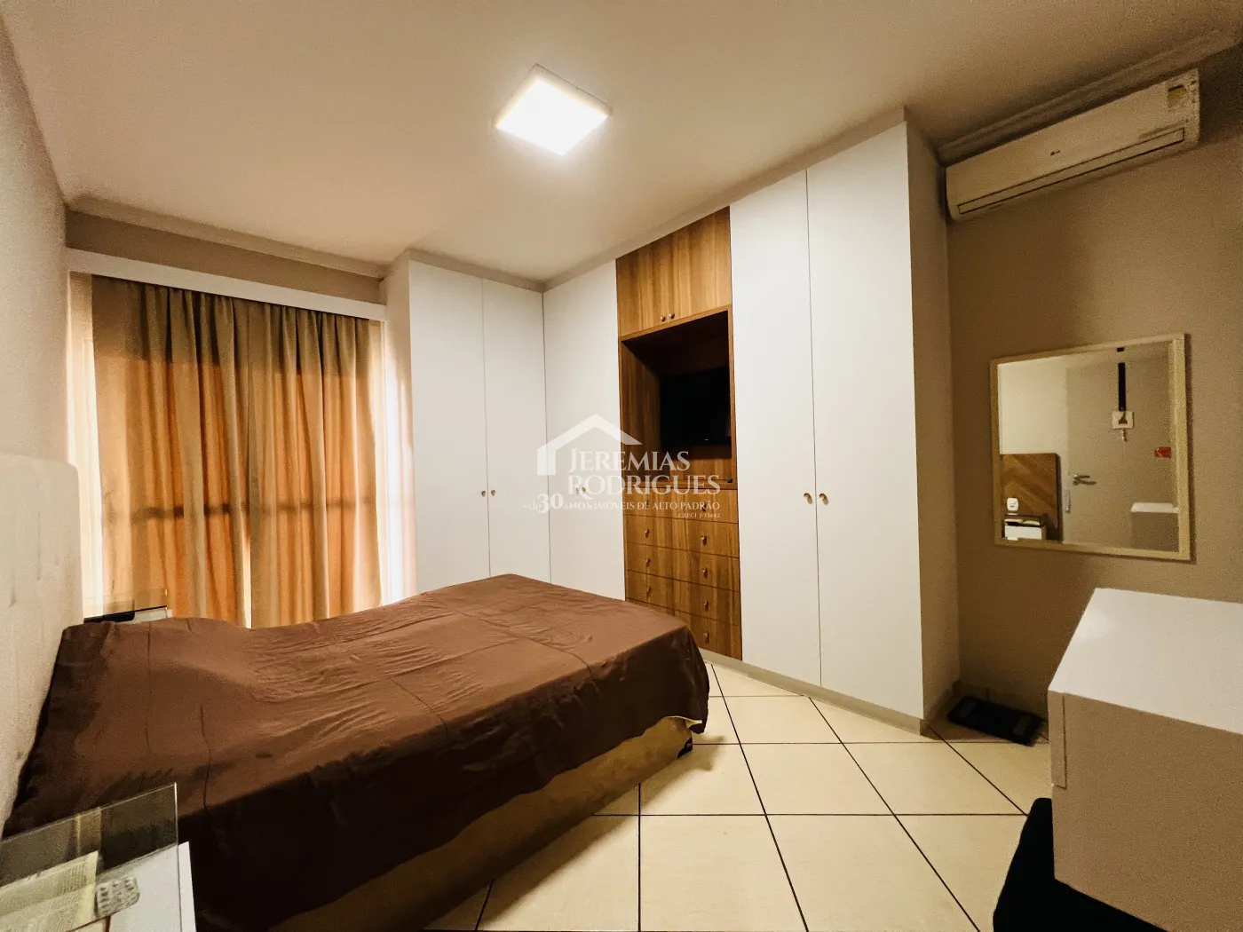 Casa com 3 dormitórios, 198 m² - Alto São Pedro - Taubaté/SP.
