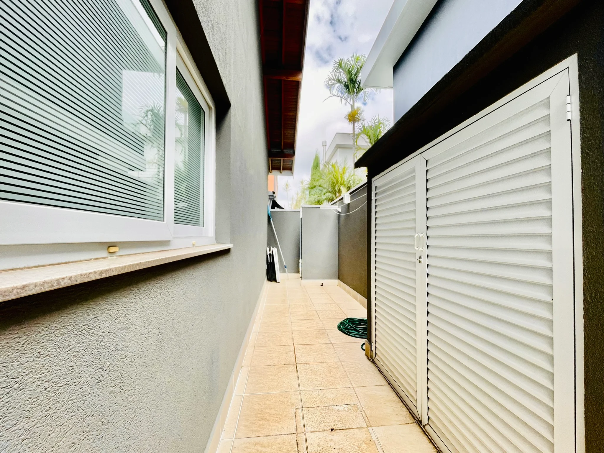 Casa à venda com 3 suítes no Condomínio Residencial San Marco em Taubaté/SP