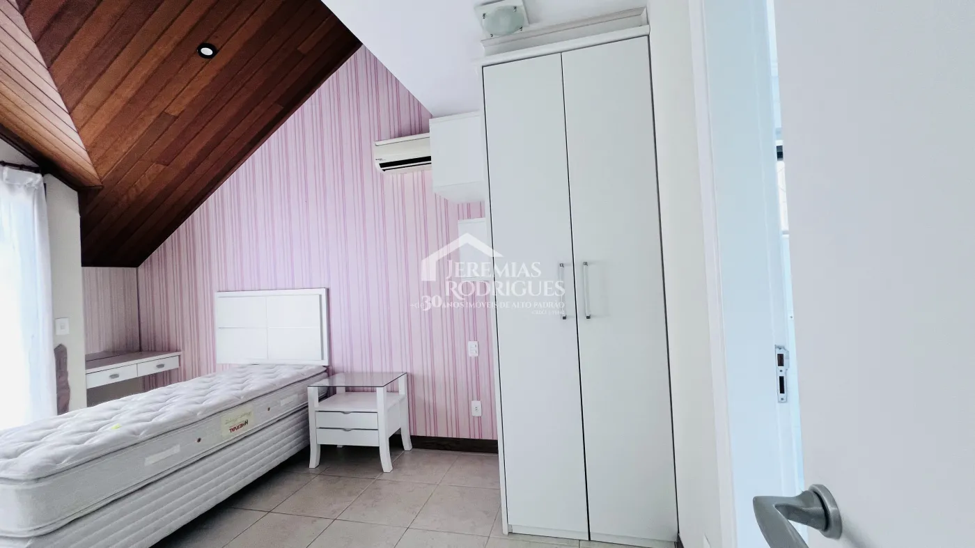 Casa com 8 dormitórios, 900 m² - Condomínio Portal da Serra - Taubaté/SP