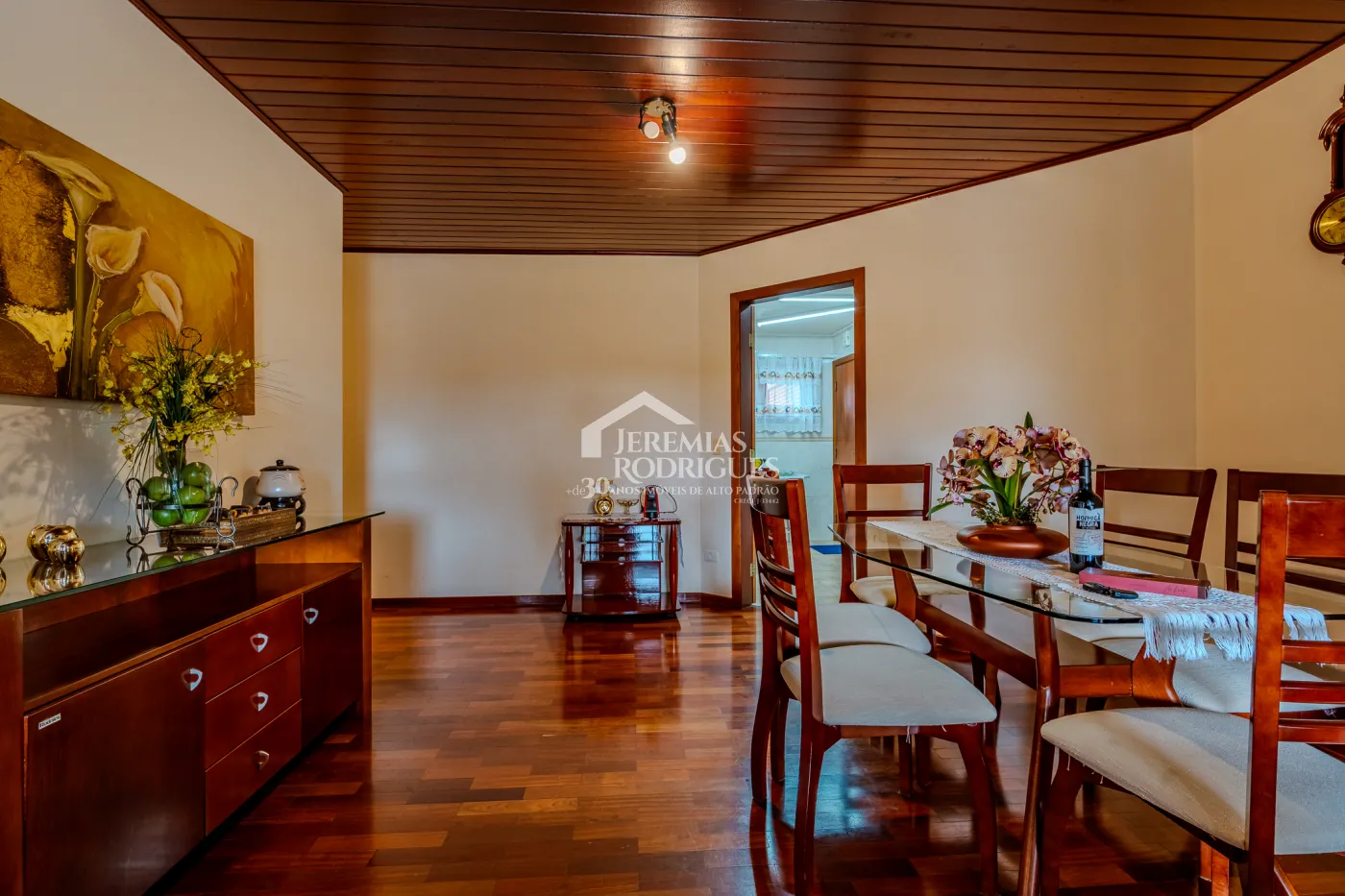 Apartamento à venda com 4 dormitórios, 295 m² no Edifício Solar Bela Vista em Campos do Jordão/SP