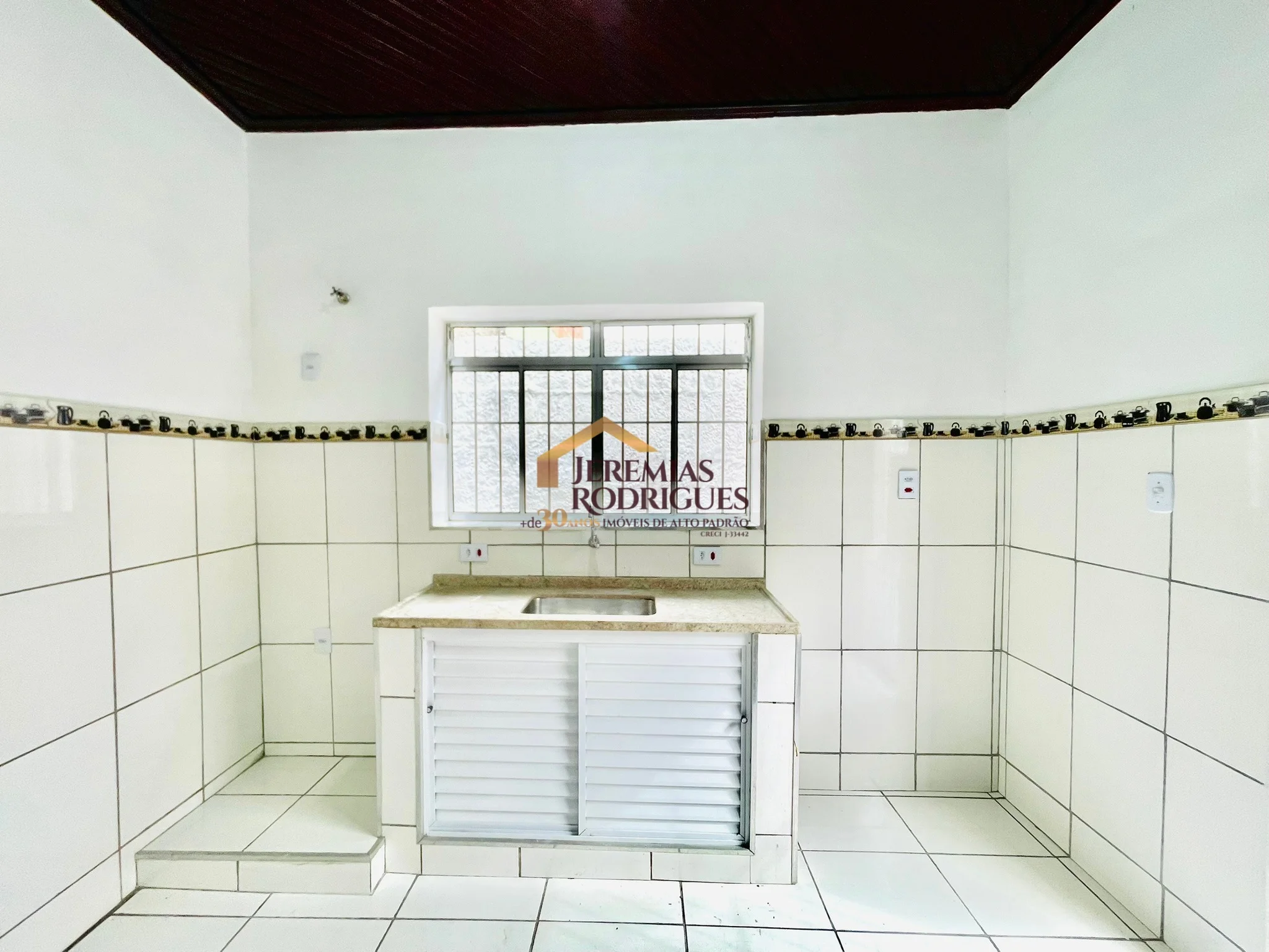 Casa para locação com estrutura para ponto comercial no Centro de Pindamonhangaba/SP. — foto 8