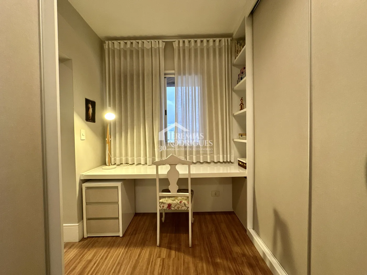 Apartamento com 2 dormitórios, 171 m² - Edifício Solar dos Juritis - Taubaté/SP.