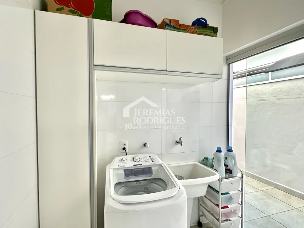 Casa mobiliada para locação no Condomínio Campos do Conde I em Tremembé/SP. 