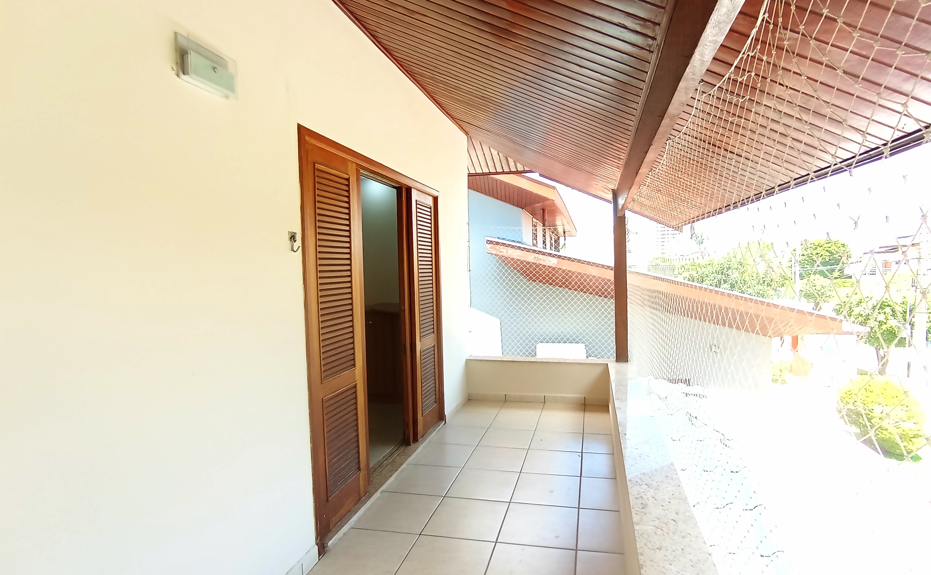 Casa à venda com 3 dormitórios no Condomínio Taubaté Village em Taubaté/SP.