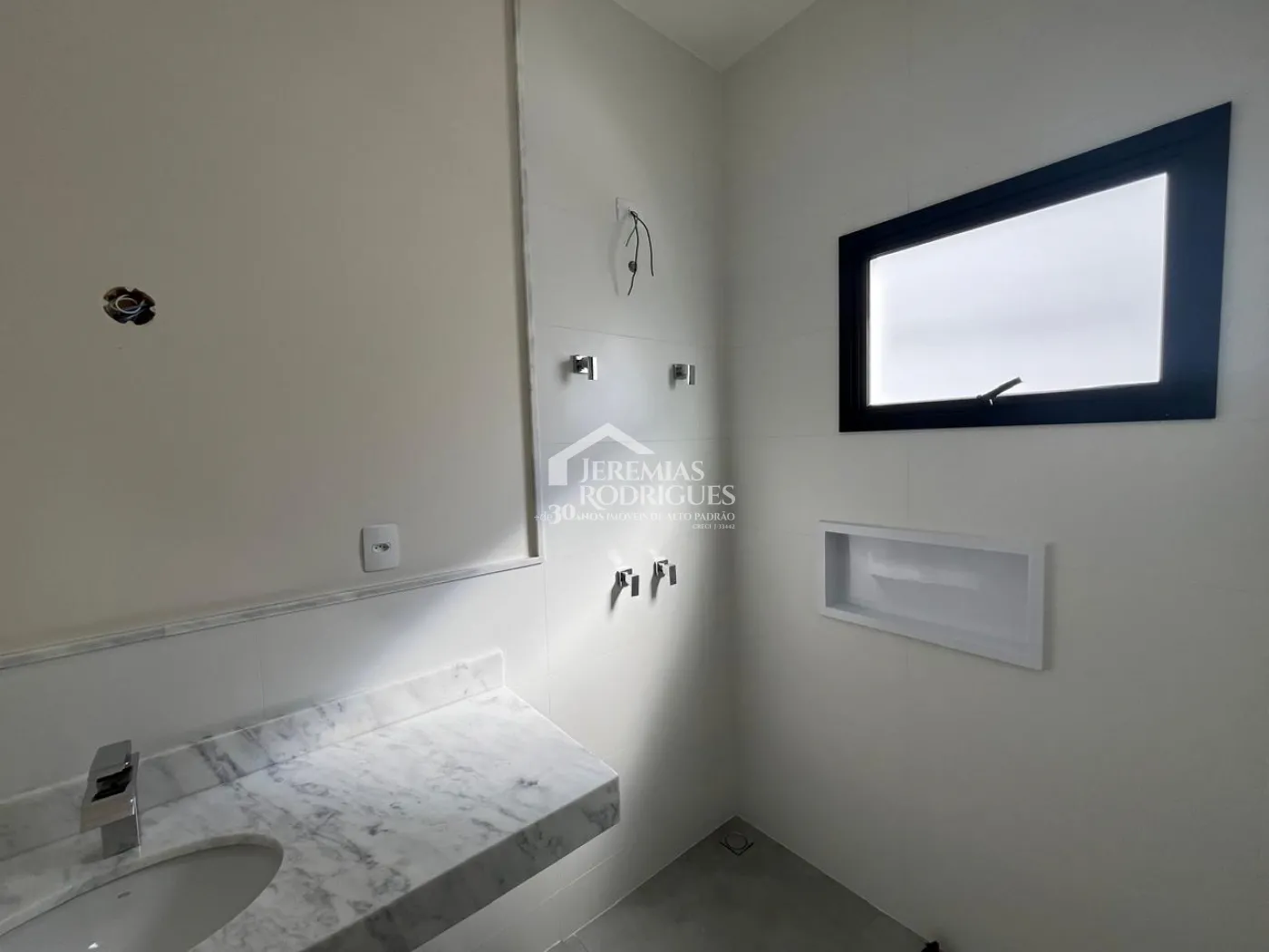 Casa com 3 dormitórios, 199 m² - Condomínio Parque das Araucárias - Tremembé/SP.