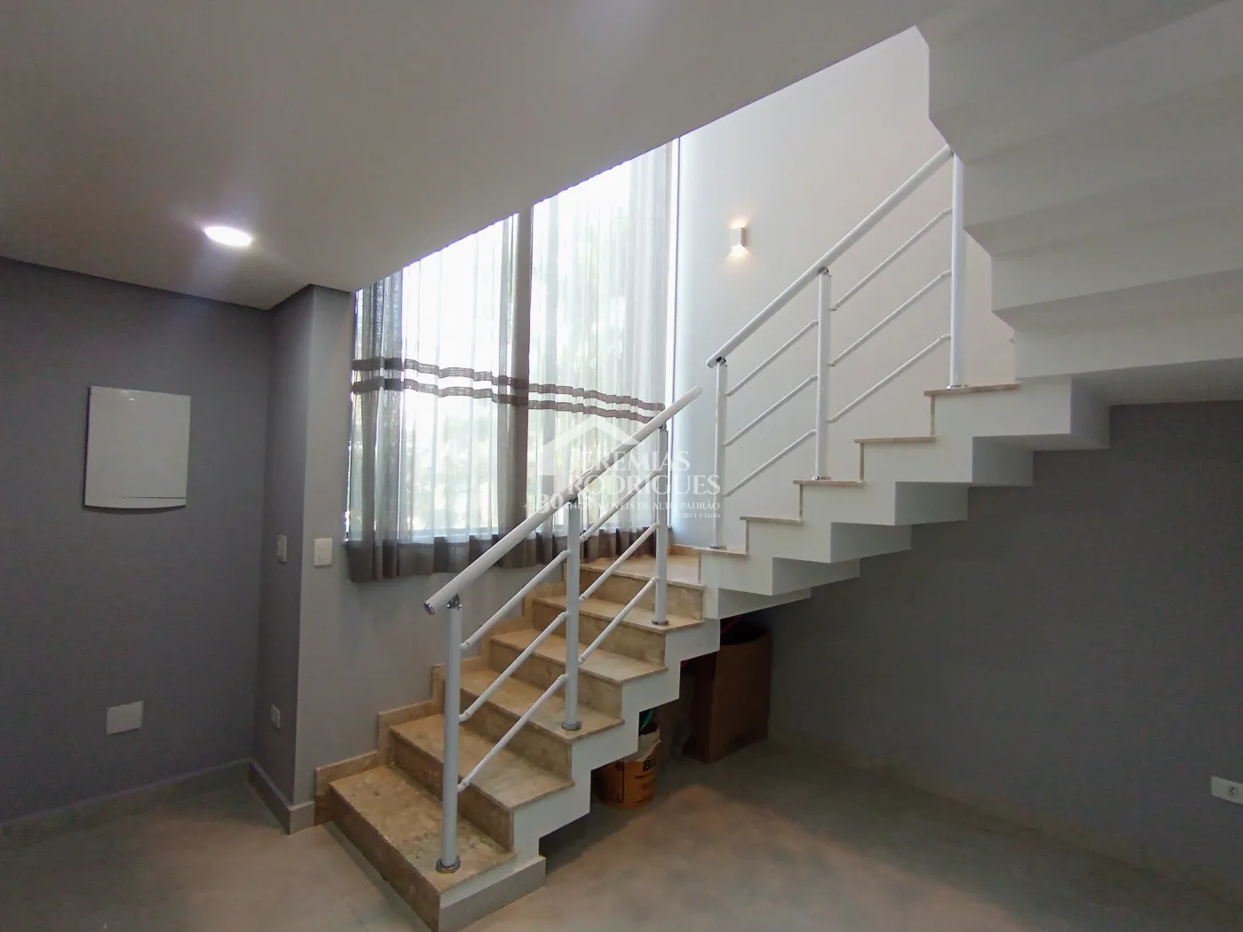 Casa para venda e locação com 3 dormitórios, no Condomínio Campos do Conde II em Tremembé/SP.