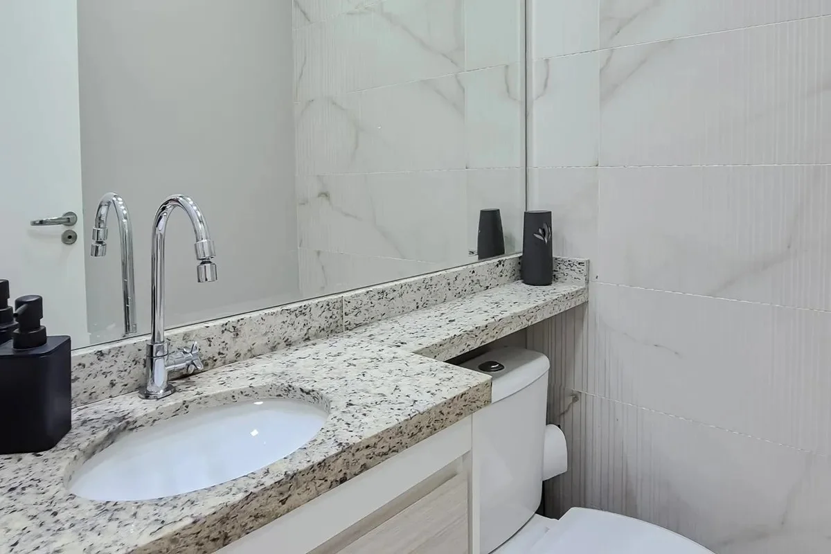 Oportunidade no Centro de SBC: Apartamento Moderno de 74m², 2 Suítes, Varanda Gourmet e 2 Vagas Livres – Abaixo do Valor de Avaliação!