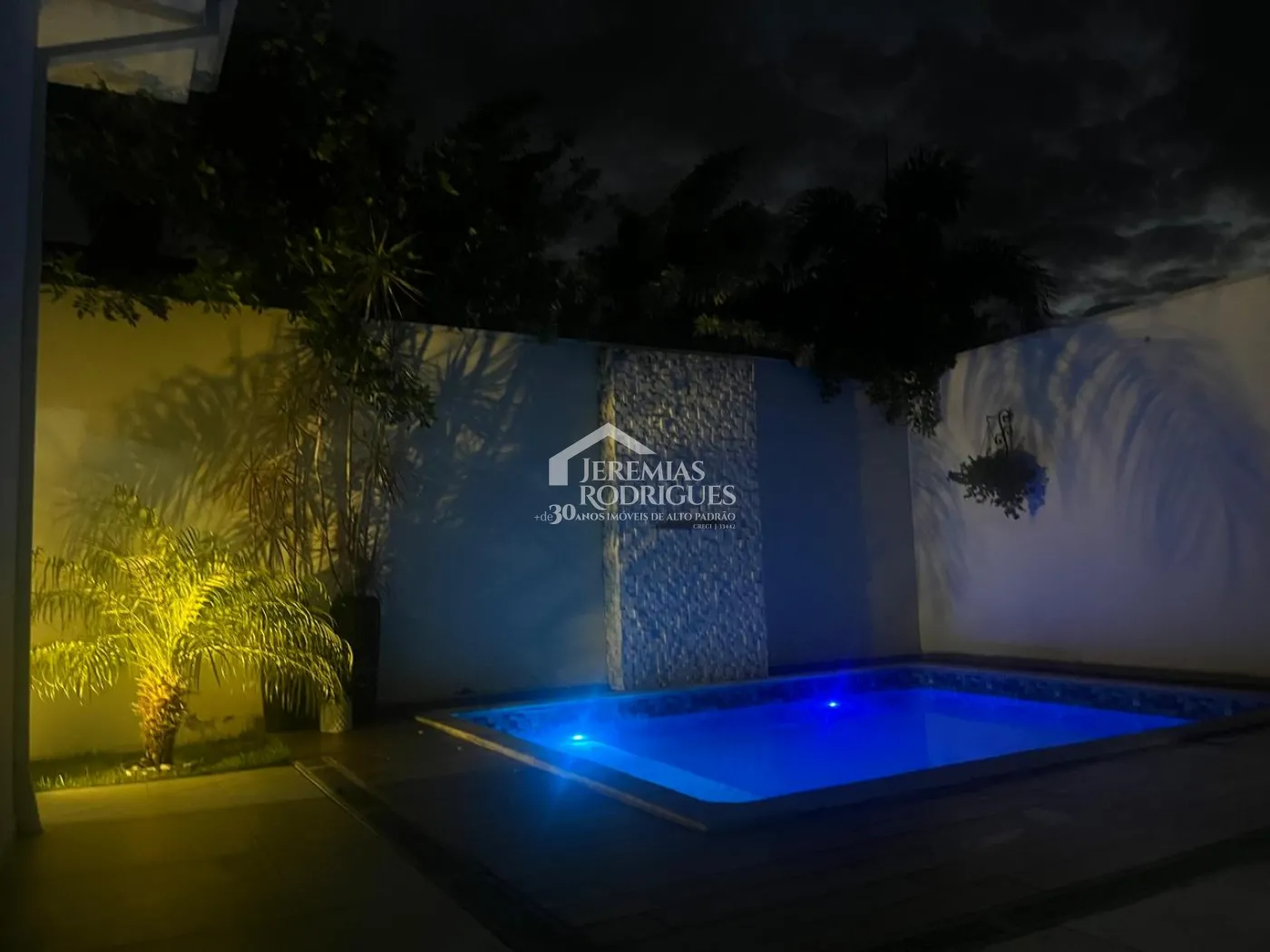 Casa mobiliada para locação com 3 suítes no Condomínio Real Ville em Pindamonhangaba/SP