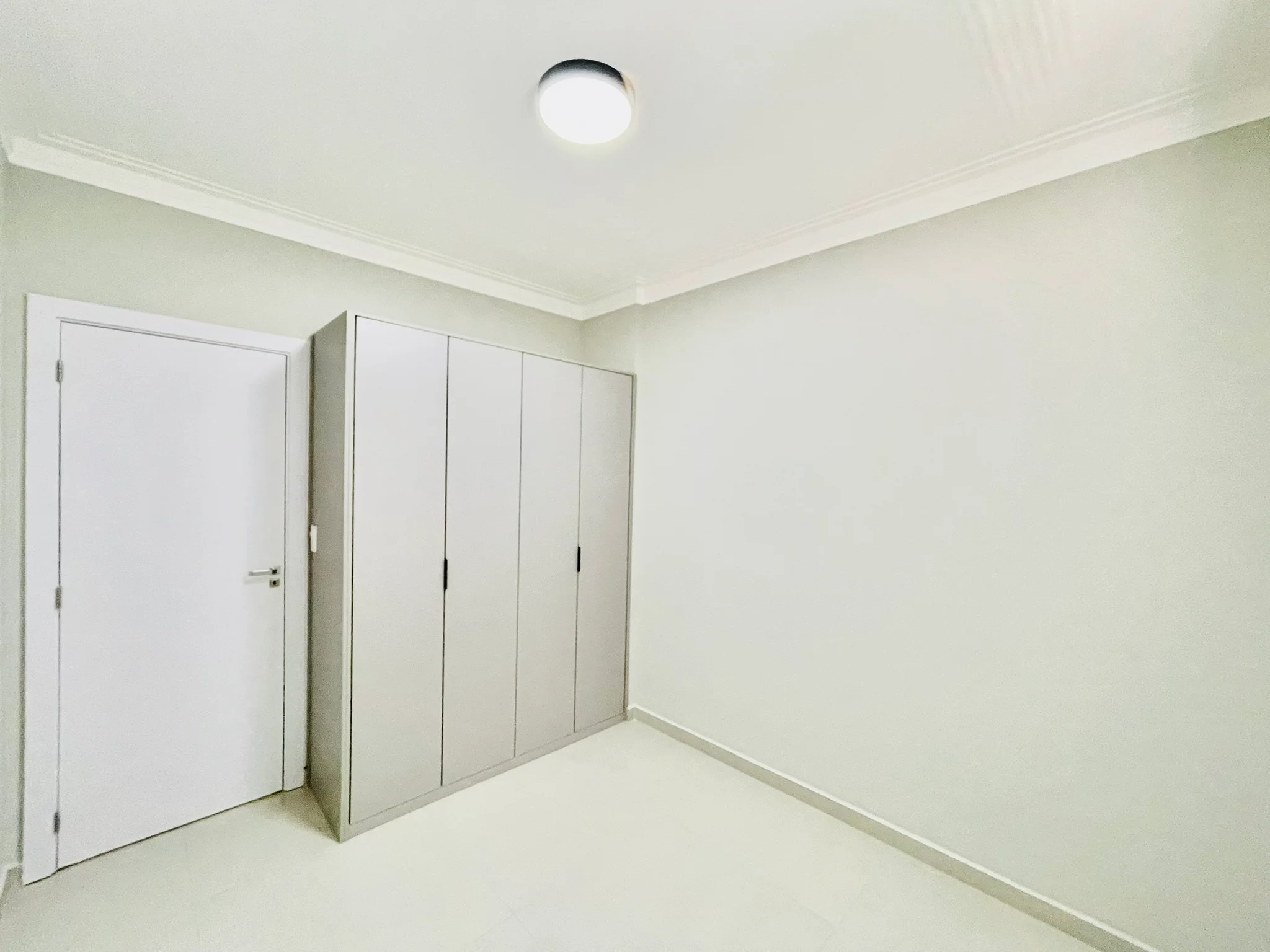 Apartamento para venda e locação, 101 m² no Condomínio Lume Residence em Taubaté/SP. 