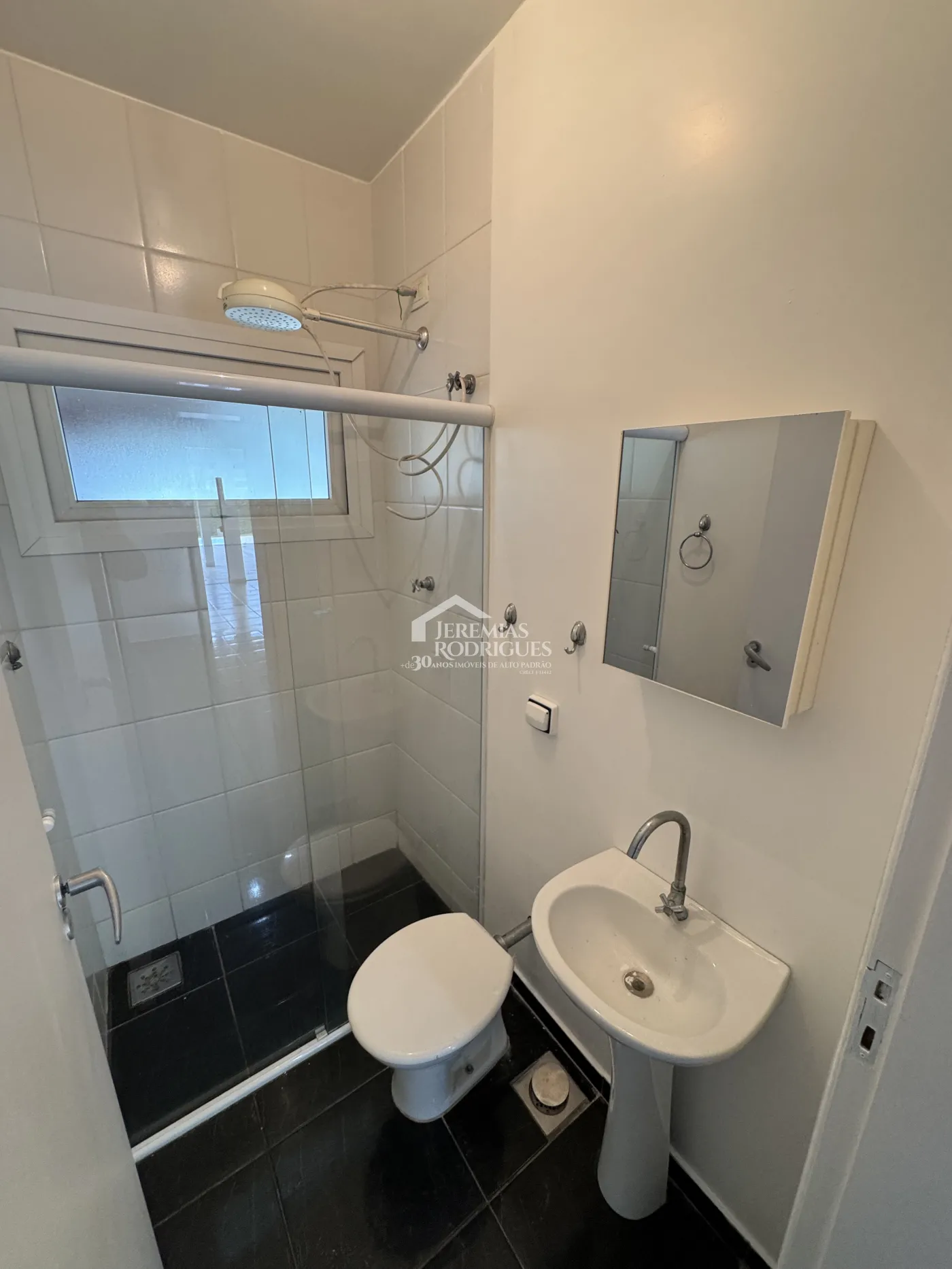 Casa para locação no Condomínio Colonial Village I em Pindamonhangaba/SP.