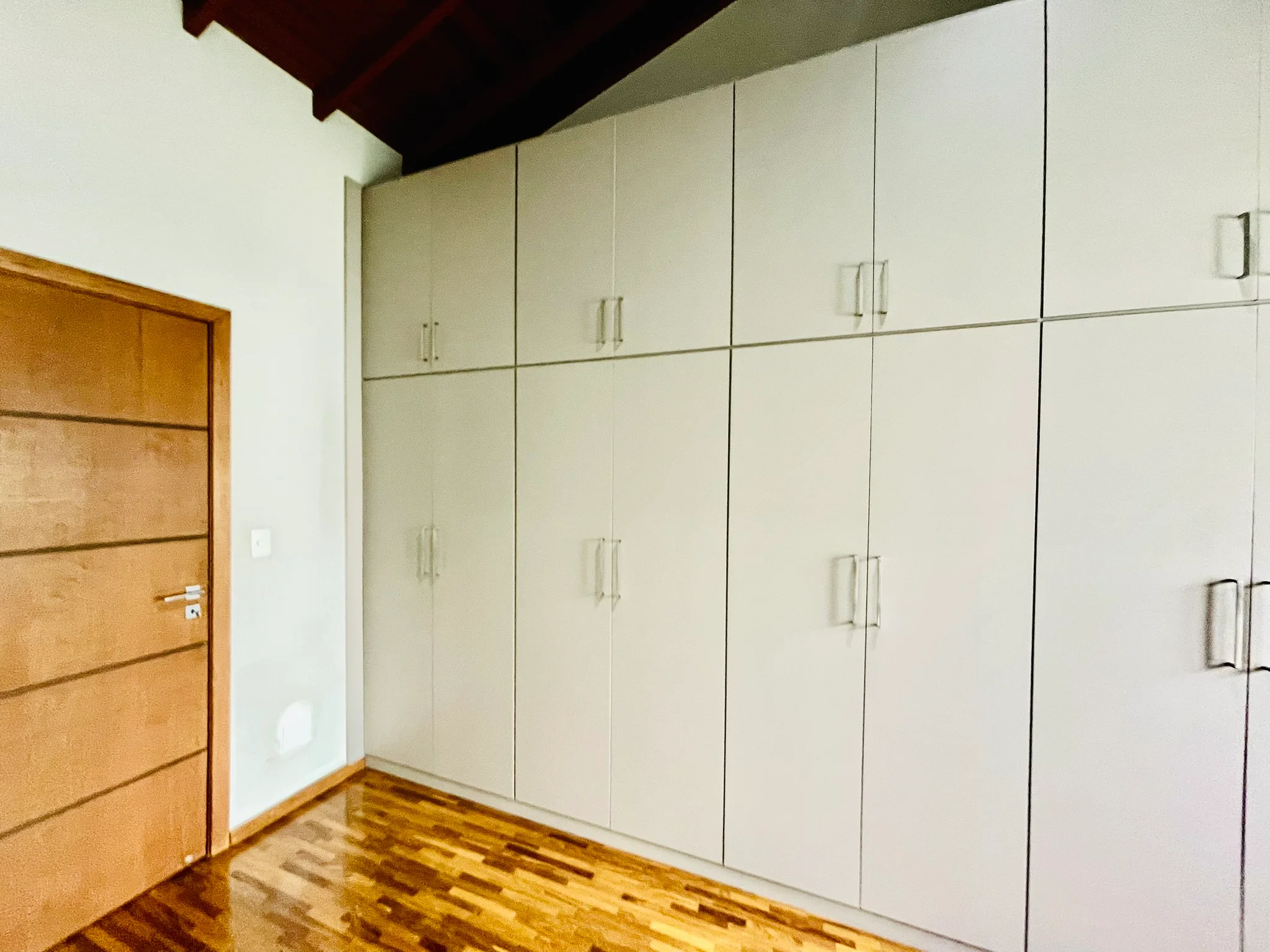 Casa à venda com 3 suítes no Condomínio Residencial San Marco em Taubaté/SP