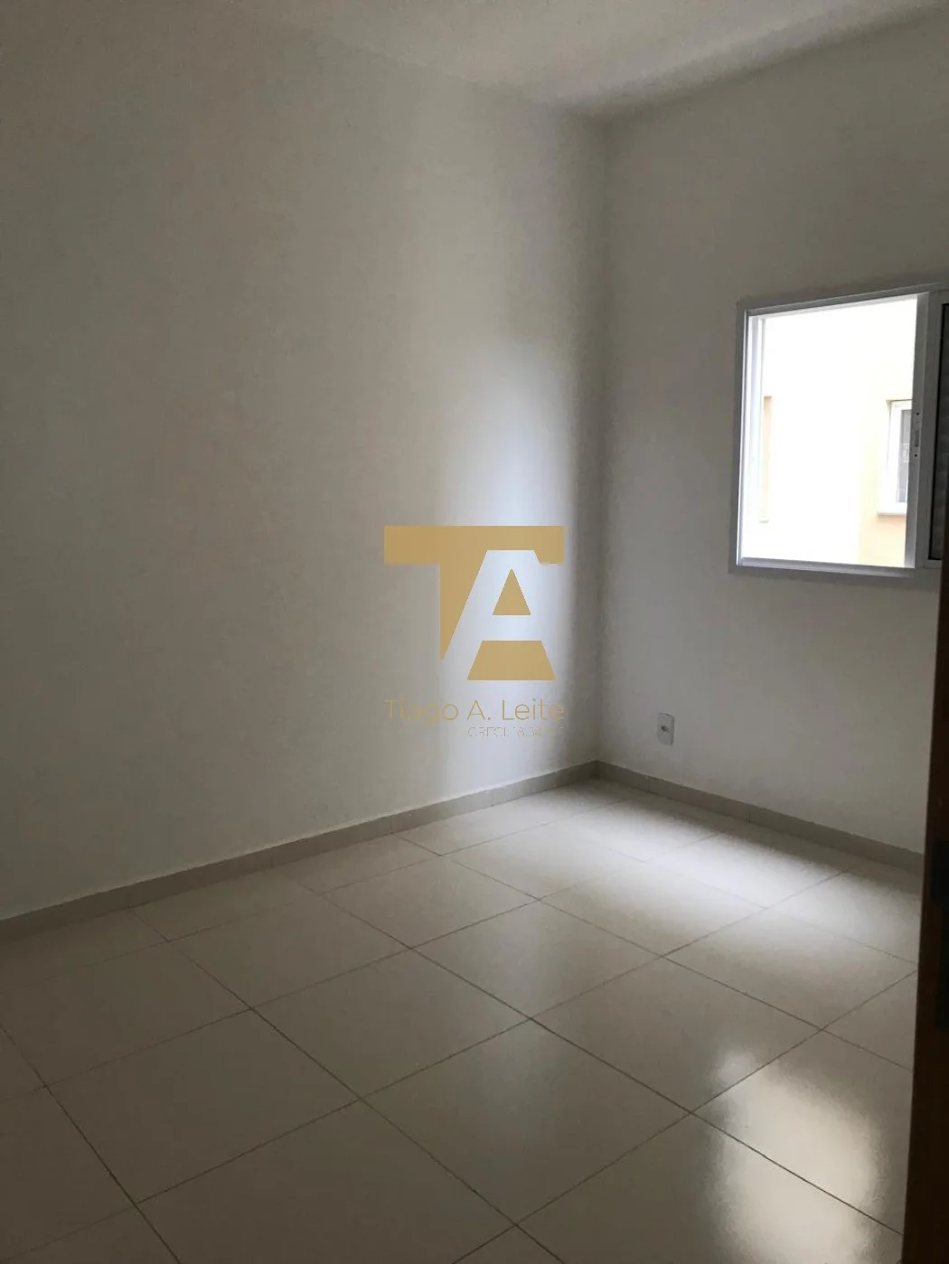Apartamento no Edifício Embaúba em Pindamonhangaba com suíte e varanda gourmet