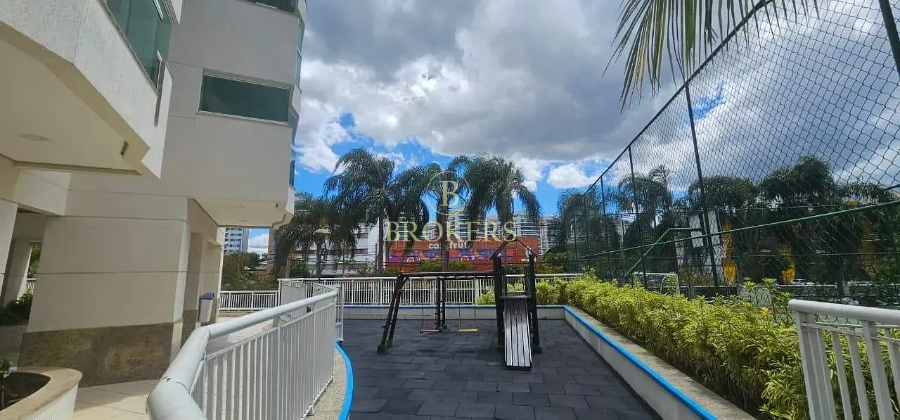 Oportunidade - Avenida Embaixador Abelardo Bueno - Barra Olímpica. Varanda, 2 quartos sendo 1 suíte