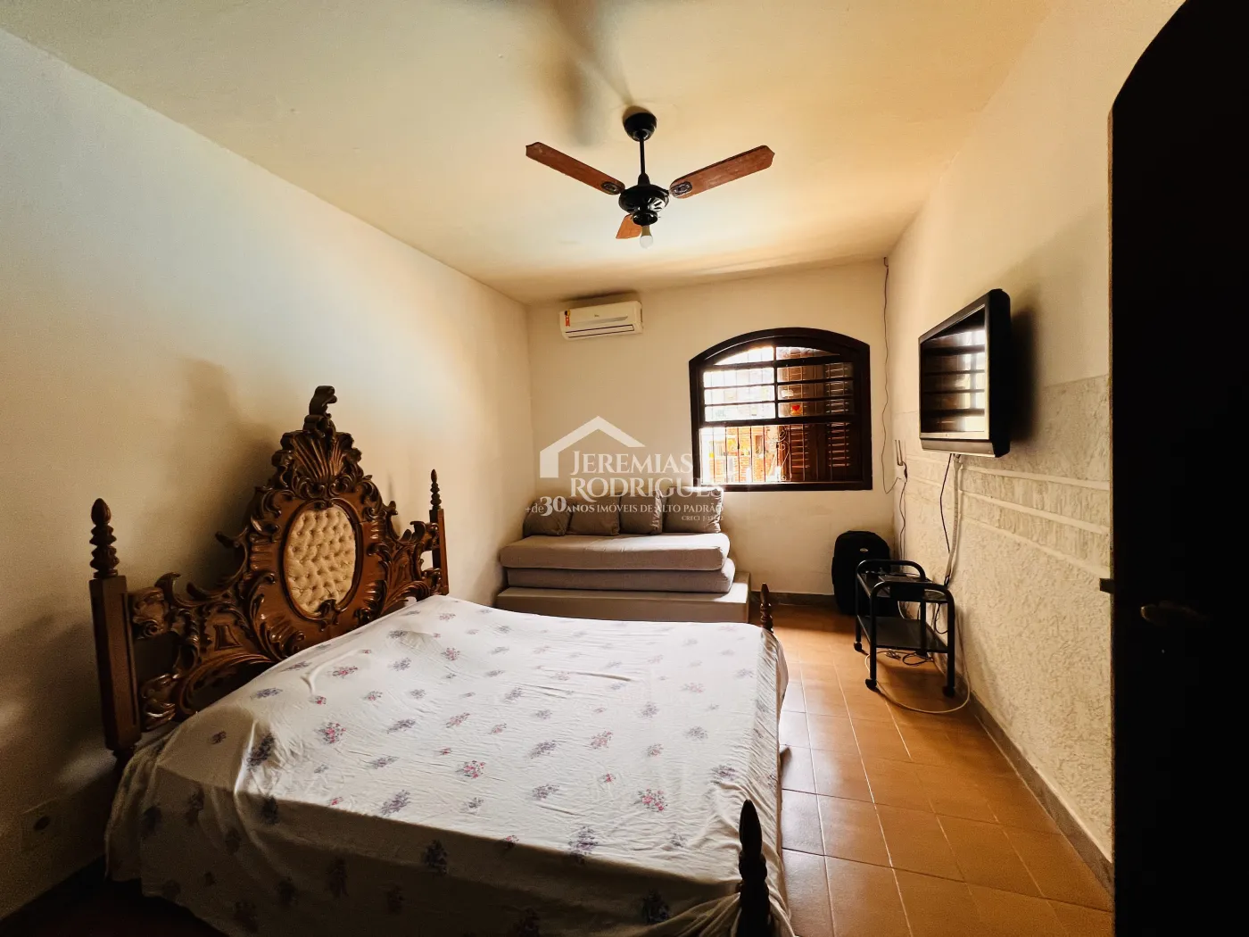 Casa para venda com 4 dormitórios no Centro em Taubaté/SP