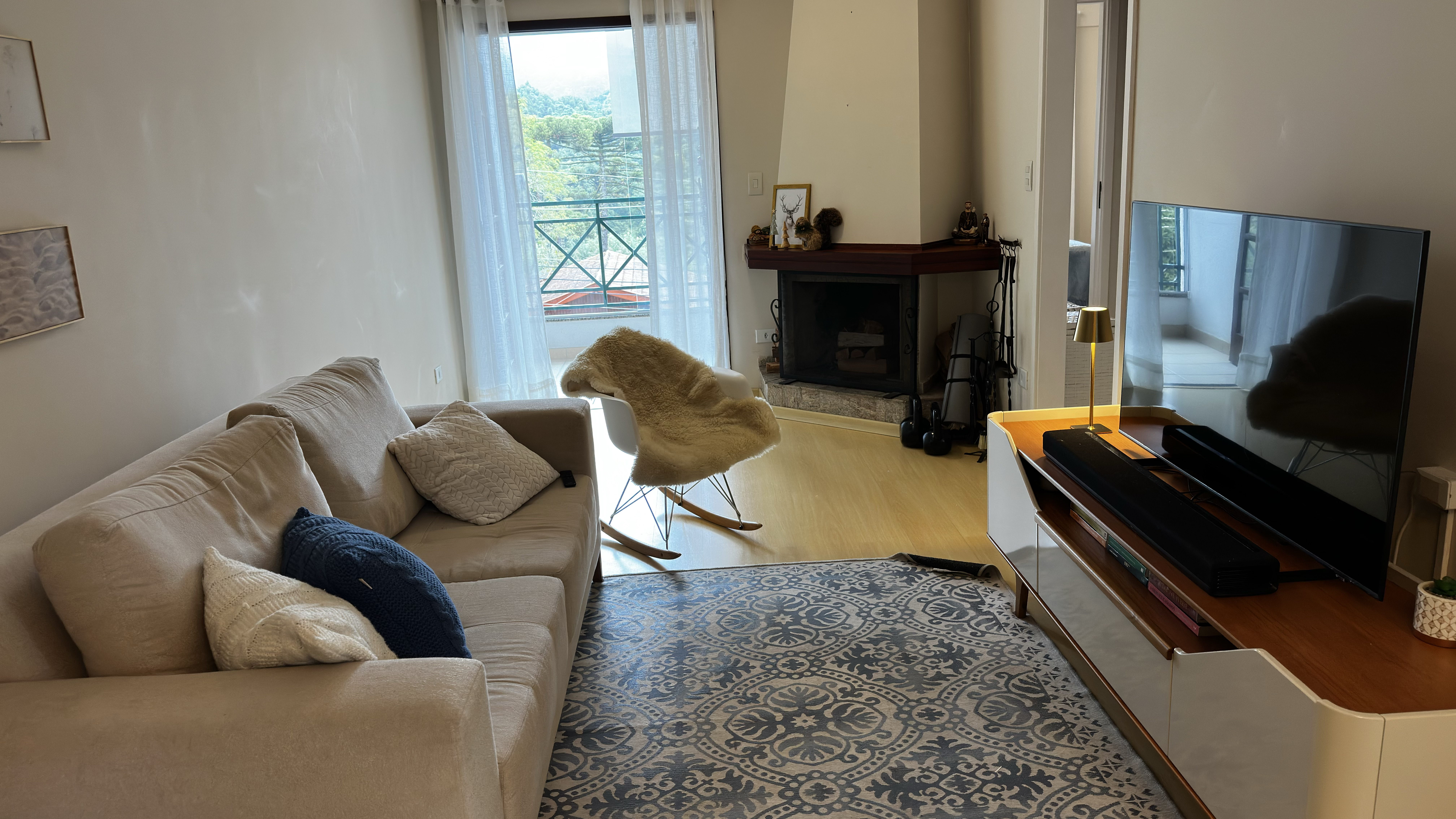 Apartamento à venda com 3 dormitórios, 87 m² no Capivari em Campos de Jordão/SP. 