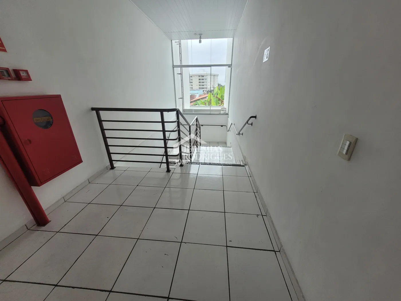 Sala comercial com 102 m² - Centro - Pindamonhangaba/SP