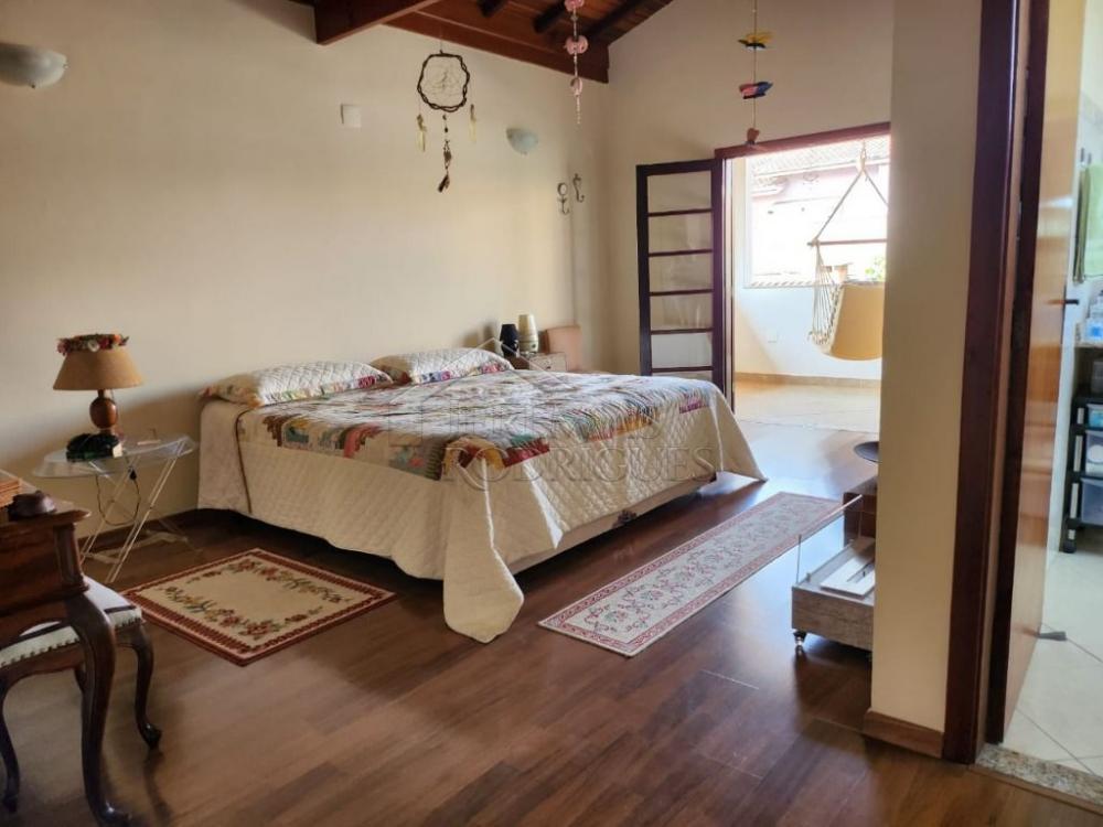 Casa à venda com 4 dormitórios no bairro Alto do Tabaú em  Pindamonhangaba/SP.